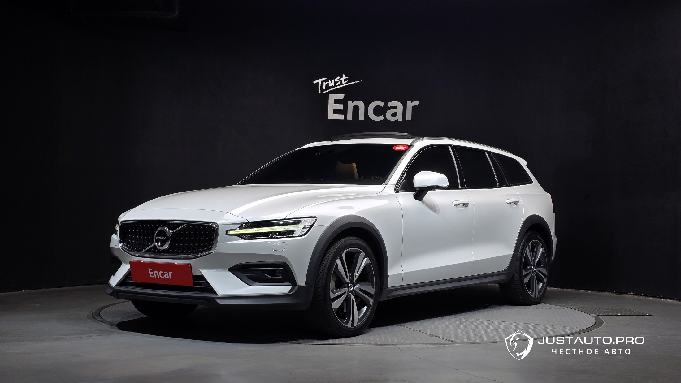 Автомобиль Volvo V60