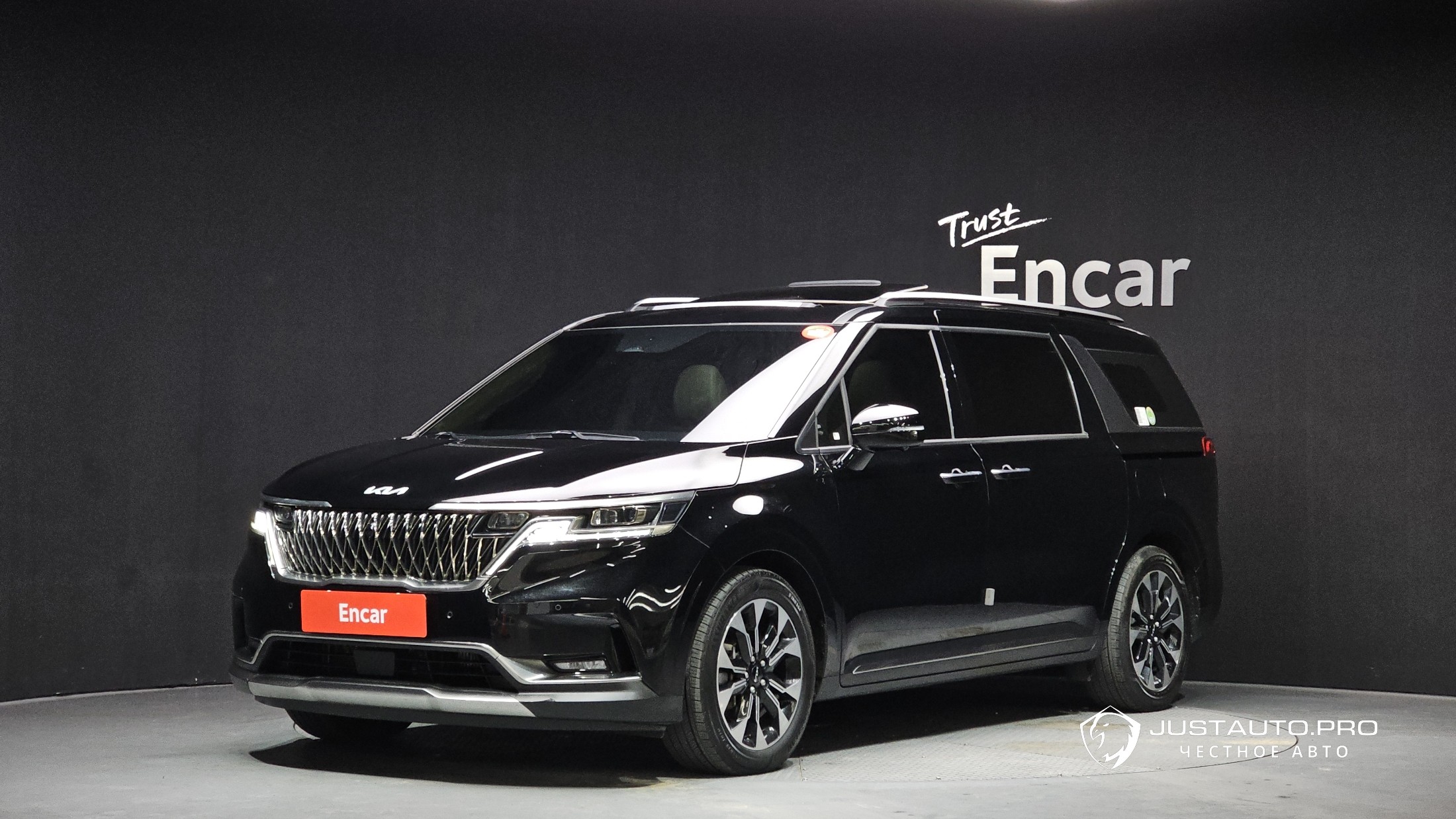 Автомобиль Kia Canival