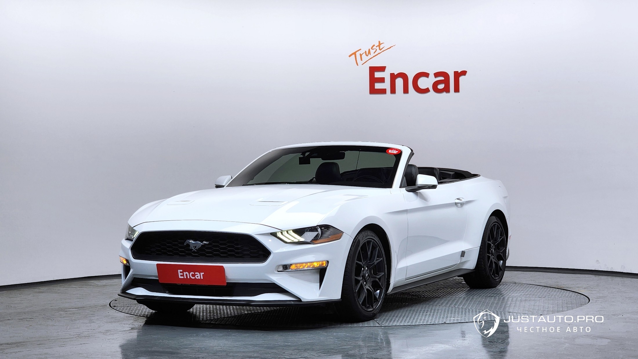 Автомобиль Ford Mustang