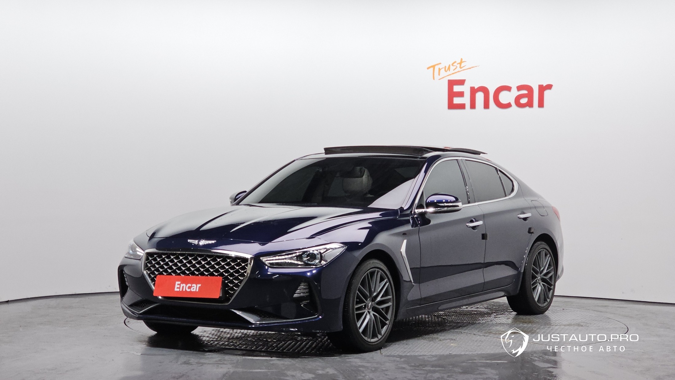 Автомобиль Genesis G70