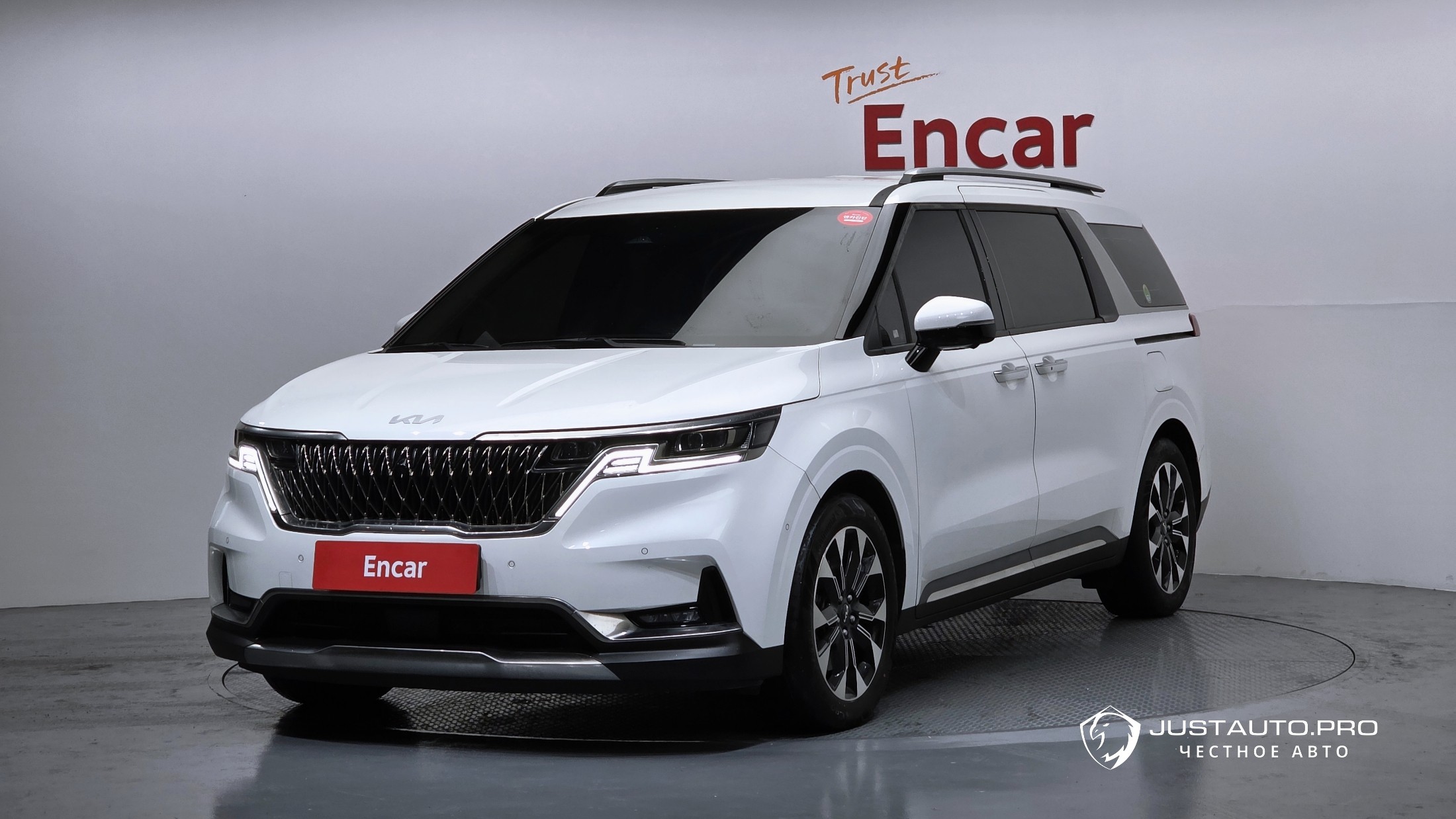 Автомобиль Kia Canival