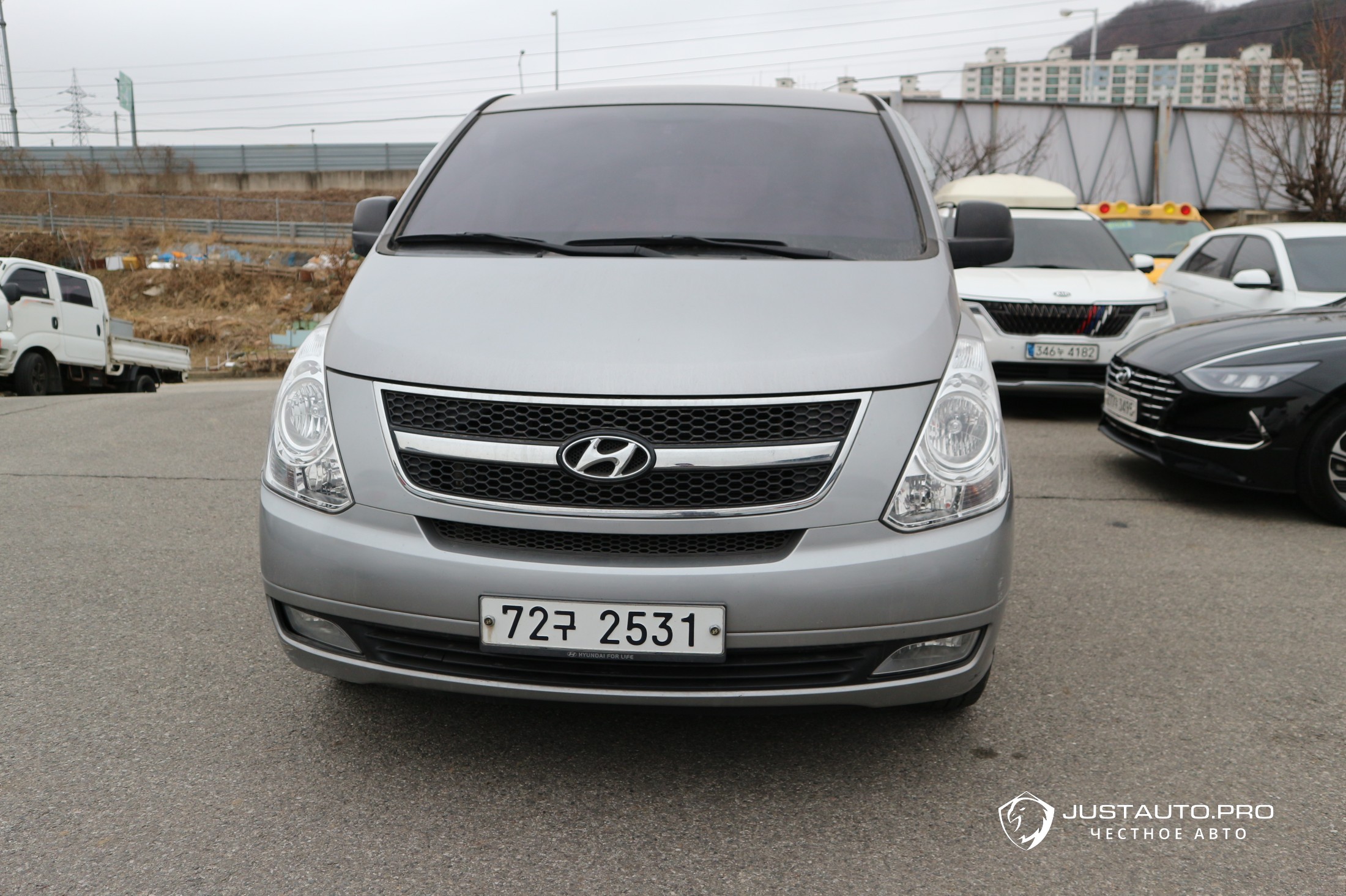 Автомобиль Hyundai Starex