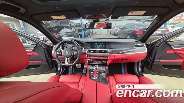 Автомобиль BMW 5-Series