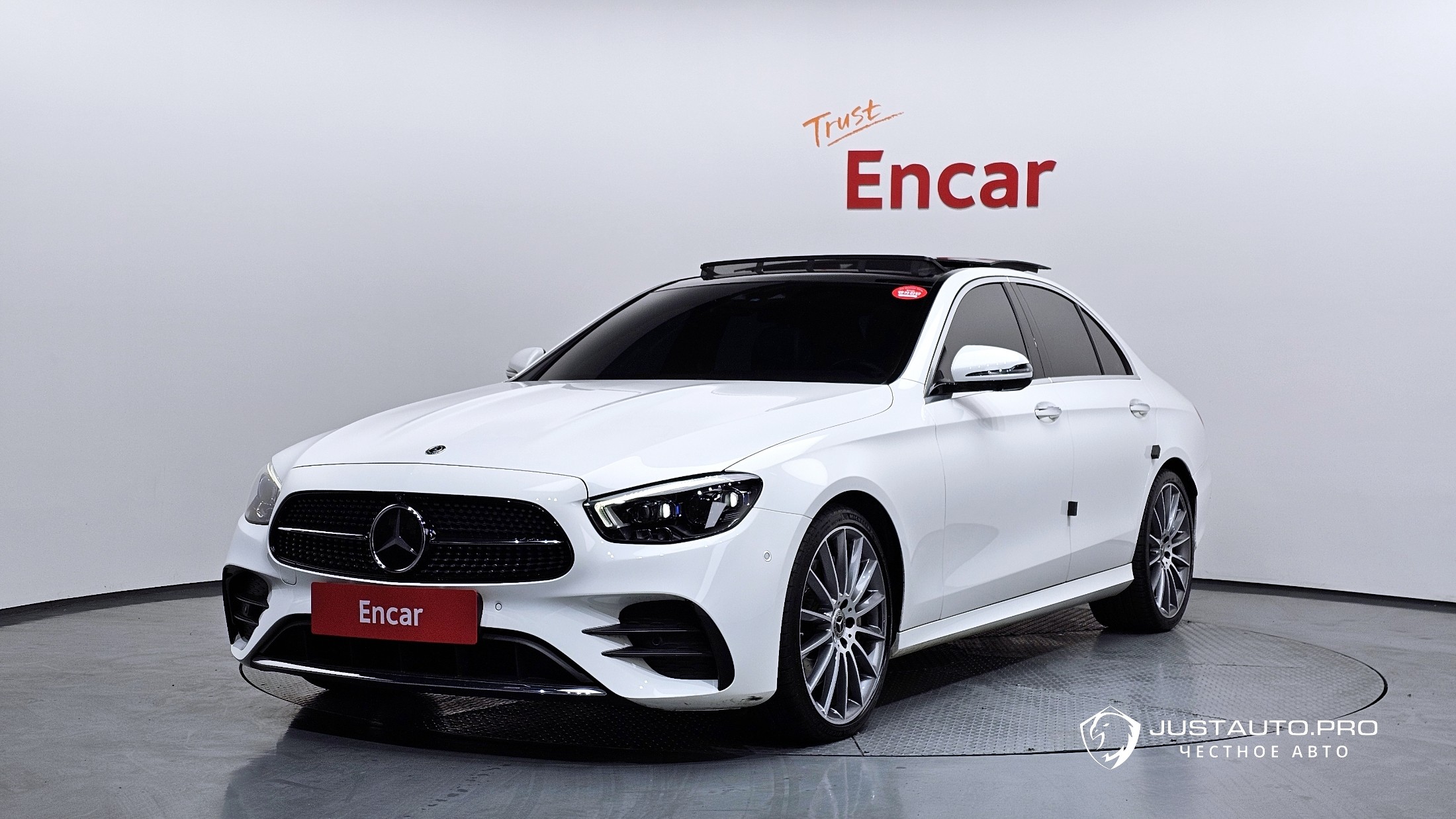 Автомобиль Mercedes-Benz E-Class