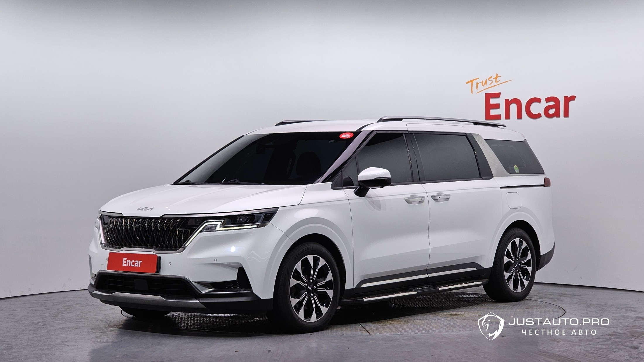 Автомобиль Kia Canival