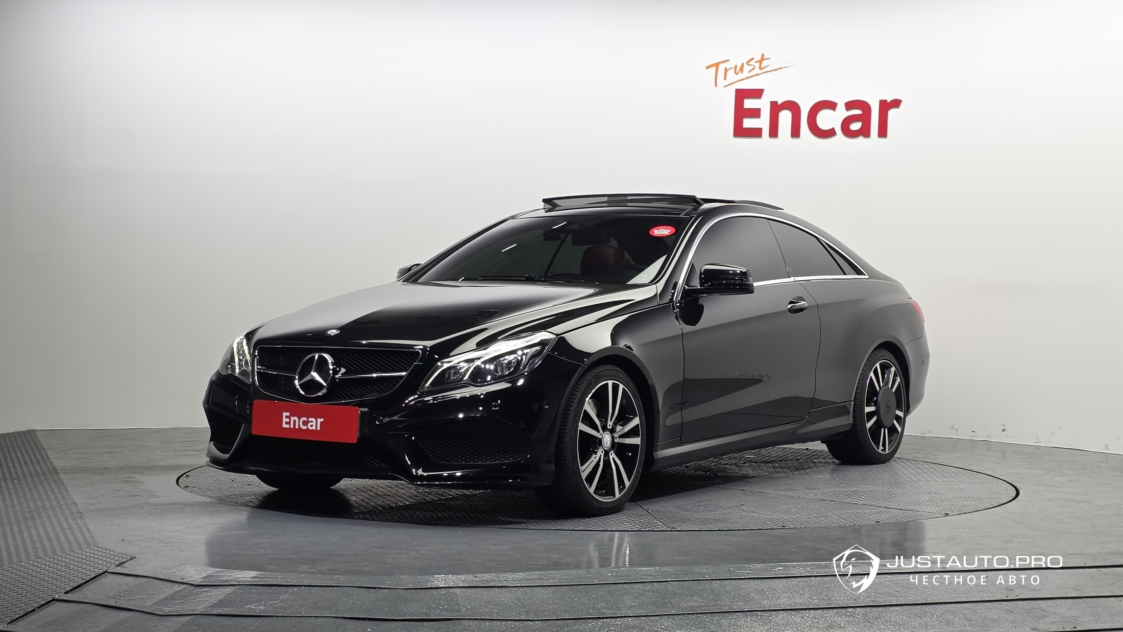 Автомобиль Mercedes-Benz E-Class