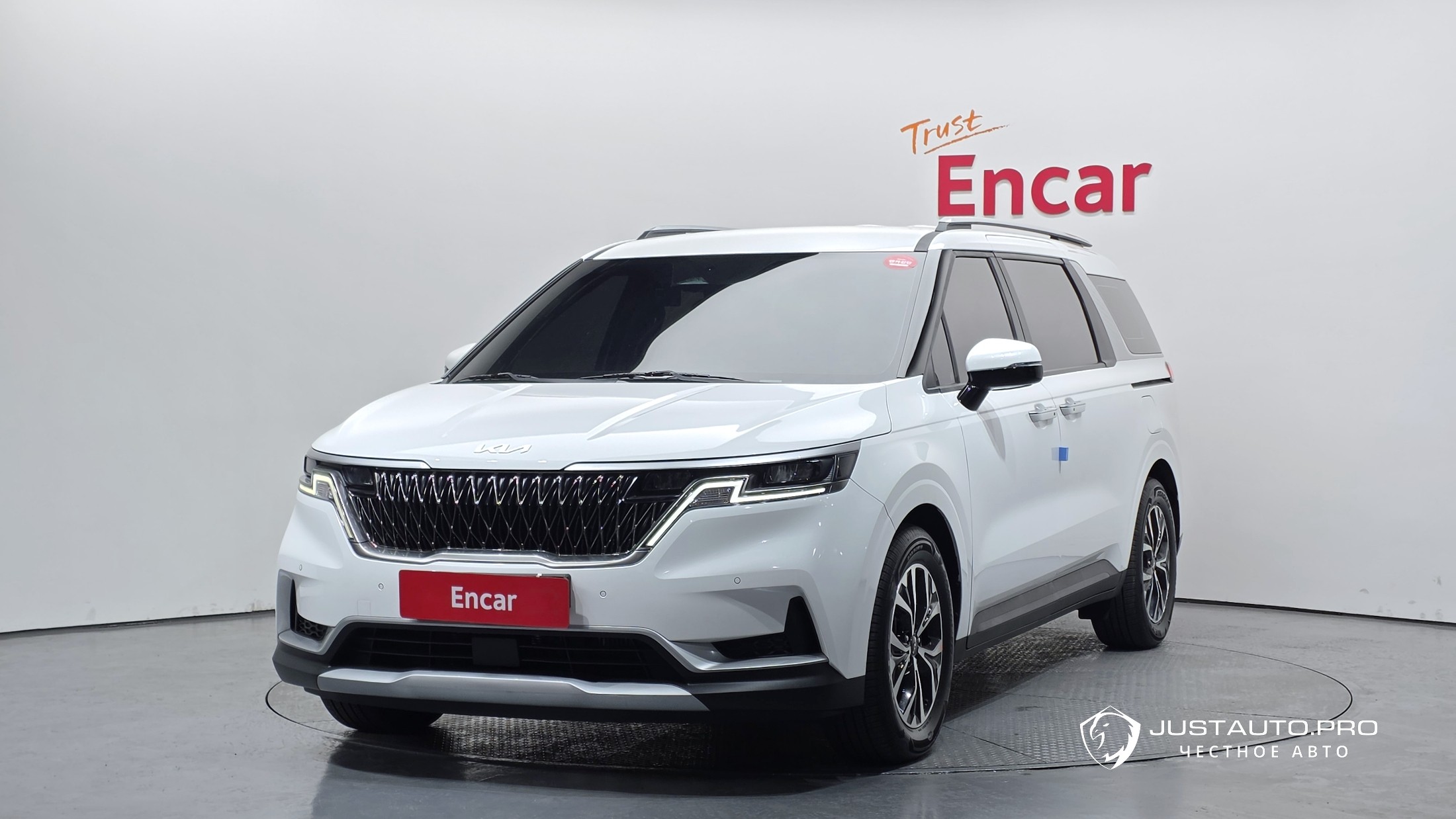 Автомобиль Kia Canival