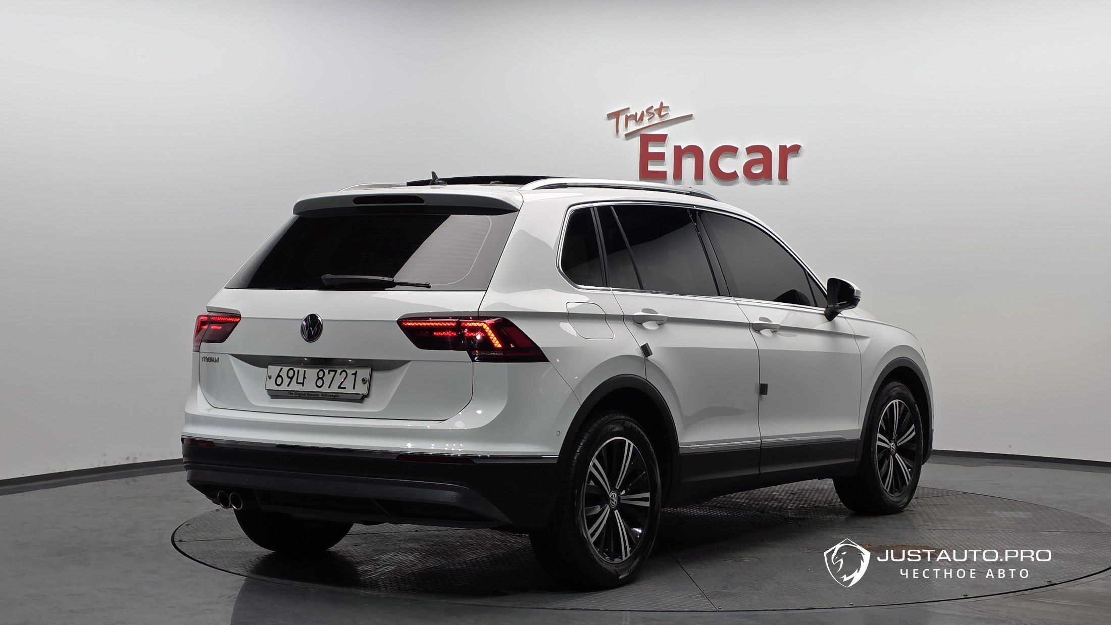 Автомобиль Volkswagen Tiguan