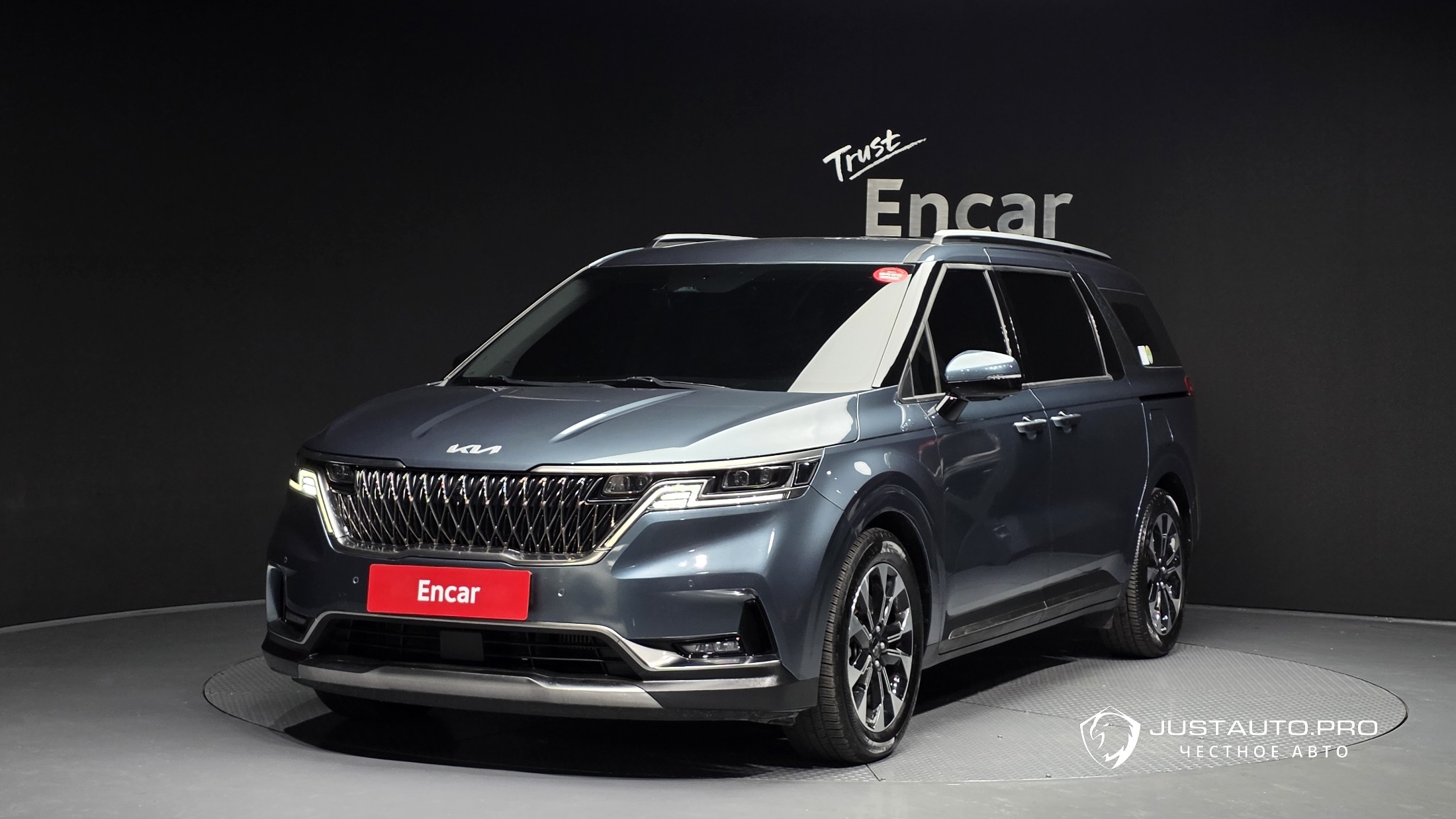 Автомобиль Kia Canival