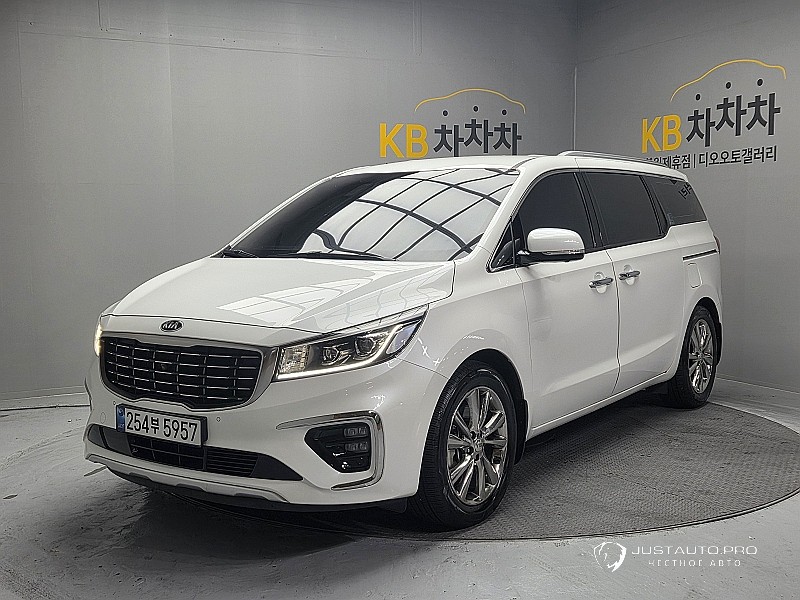 Автомобиль Kia Canival