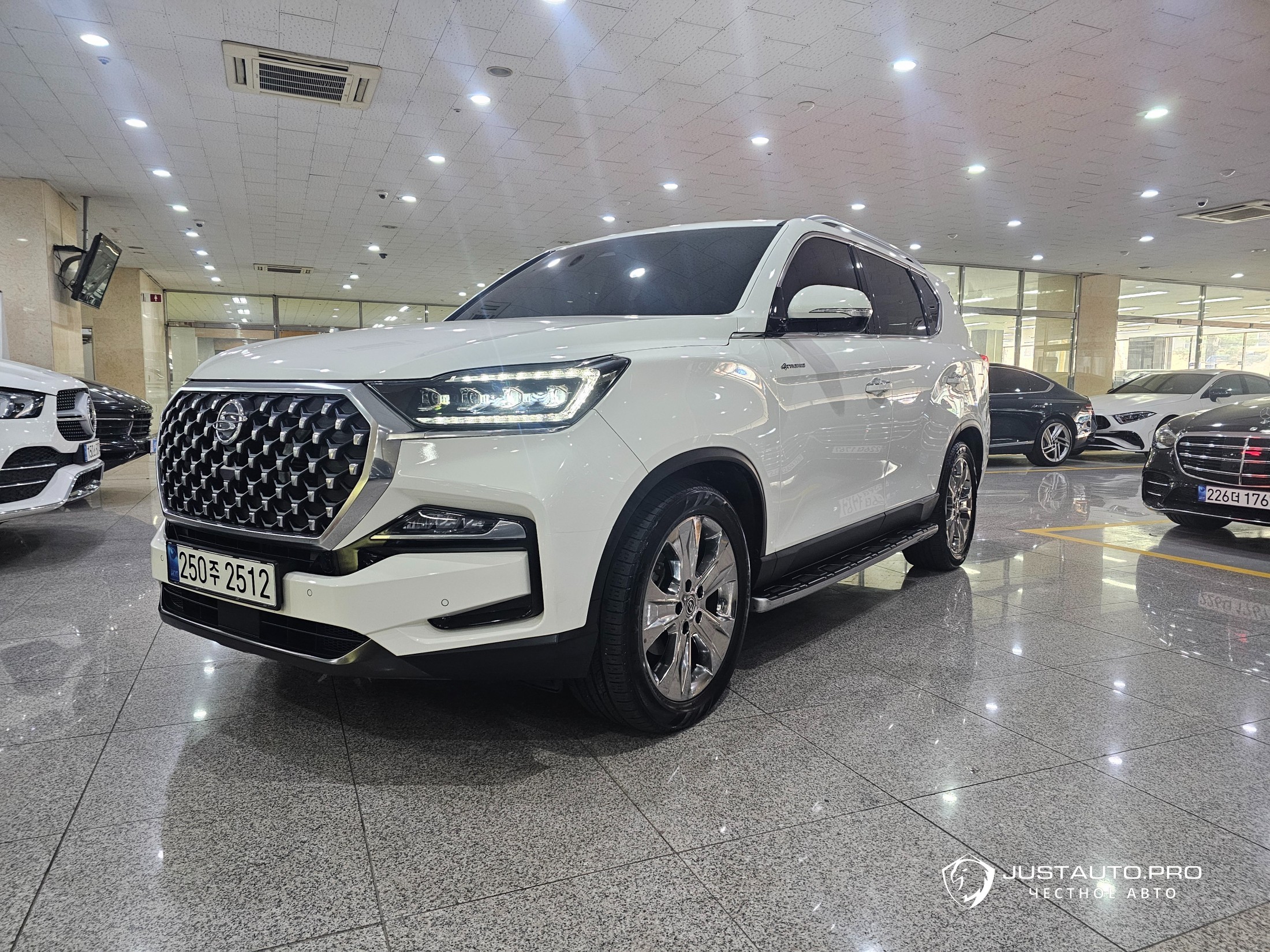 Автомобиль KG_Mobility_Ssangyong Rexton