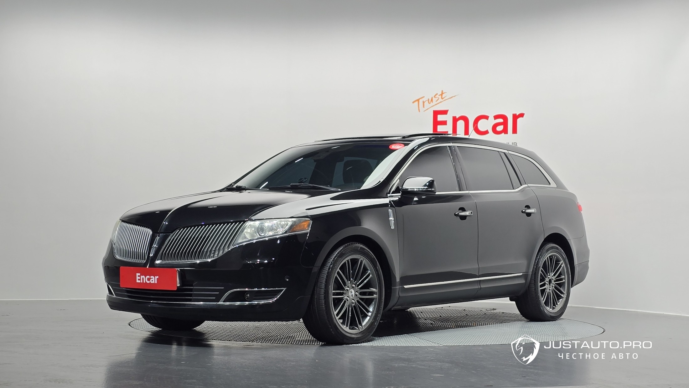 Автомобиль Lincoln MKT