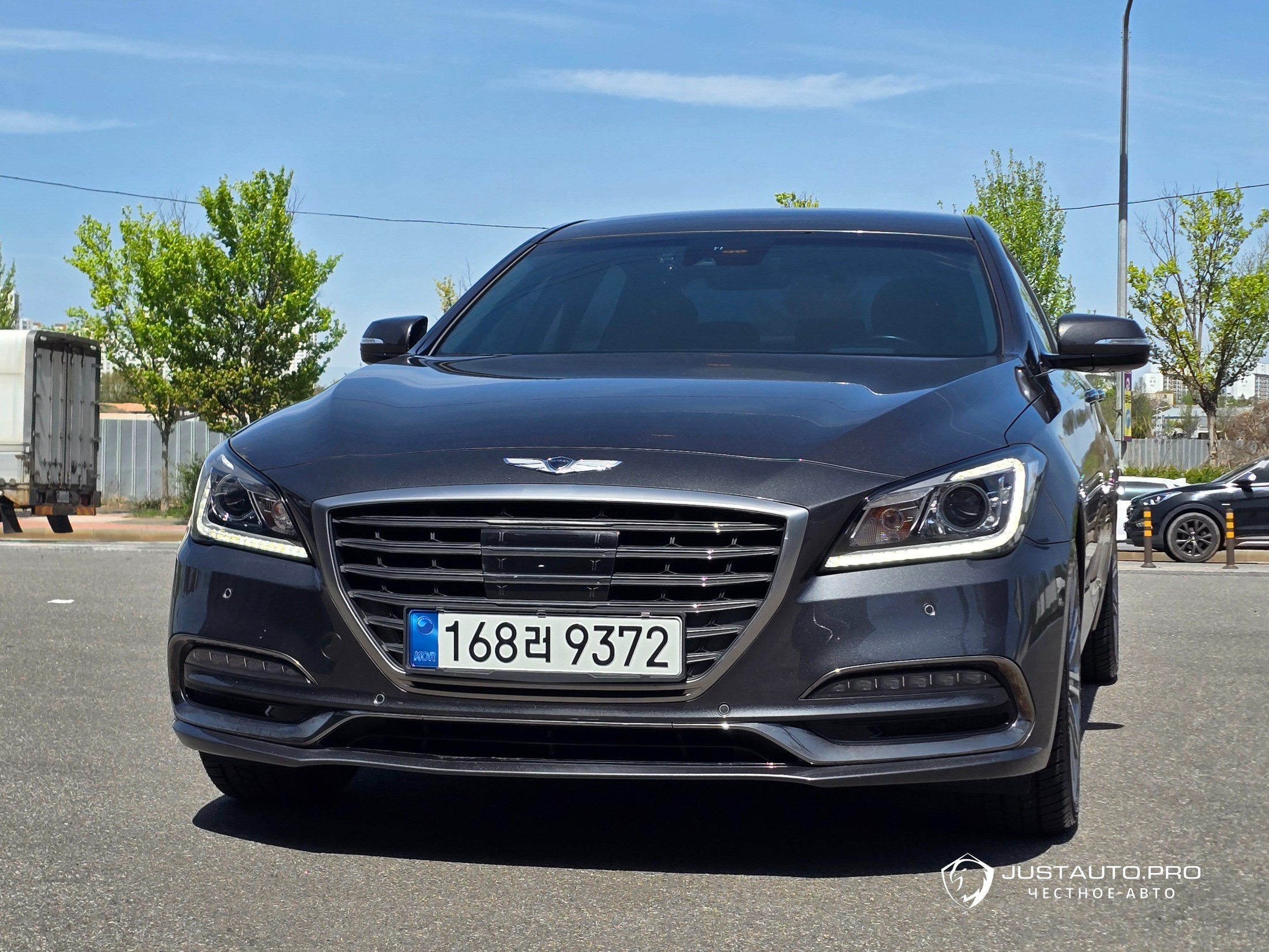 Автомобиль Genesis G80