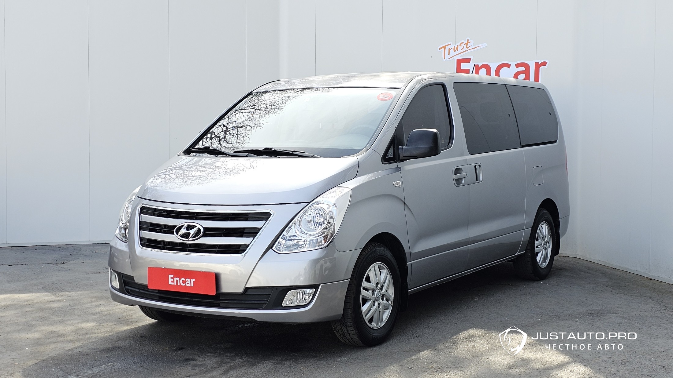 Автомобиль Hyundai Starex