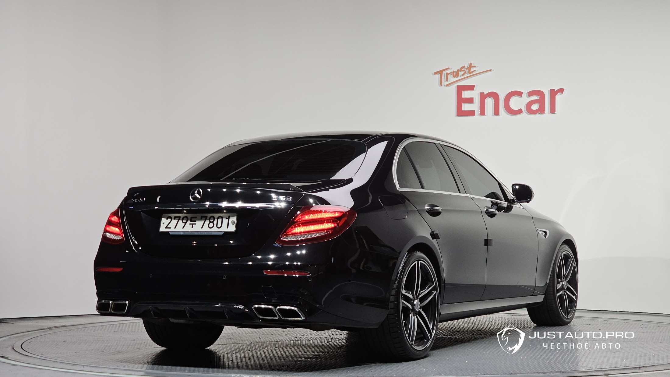 Автомобиль Mercedes-Benz E-Class