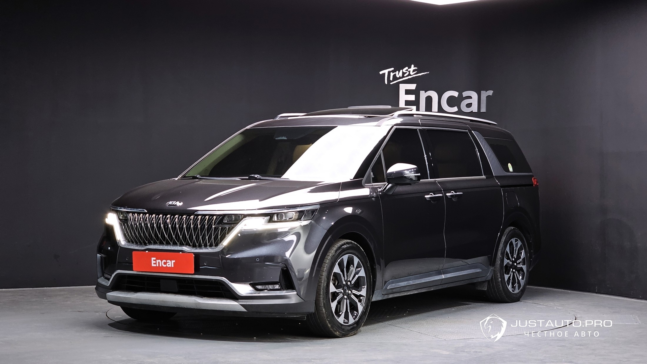 Автомобиль Kia Canival