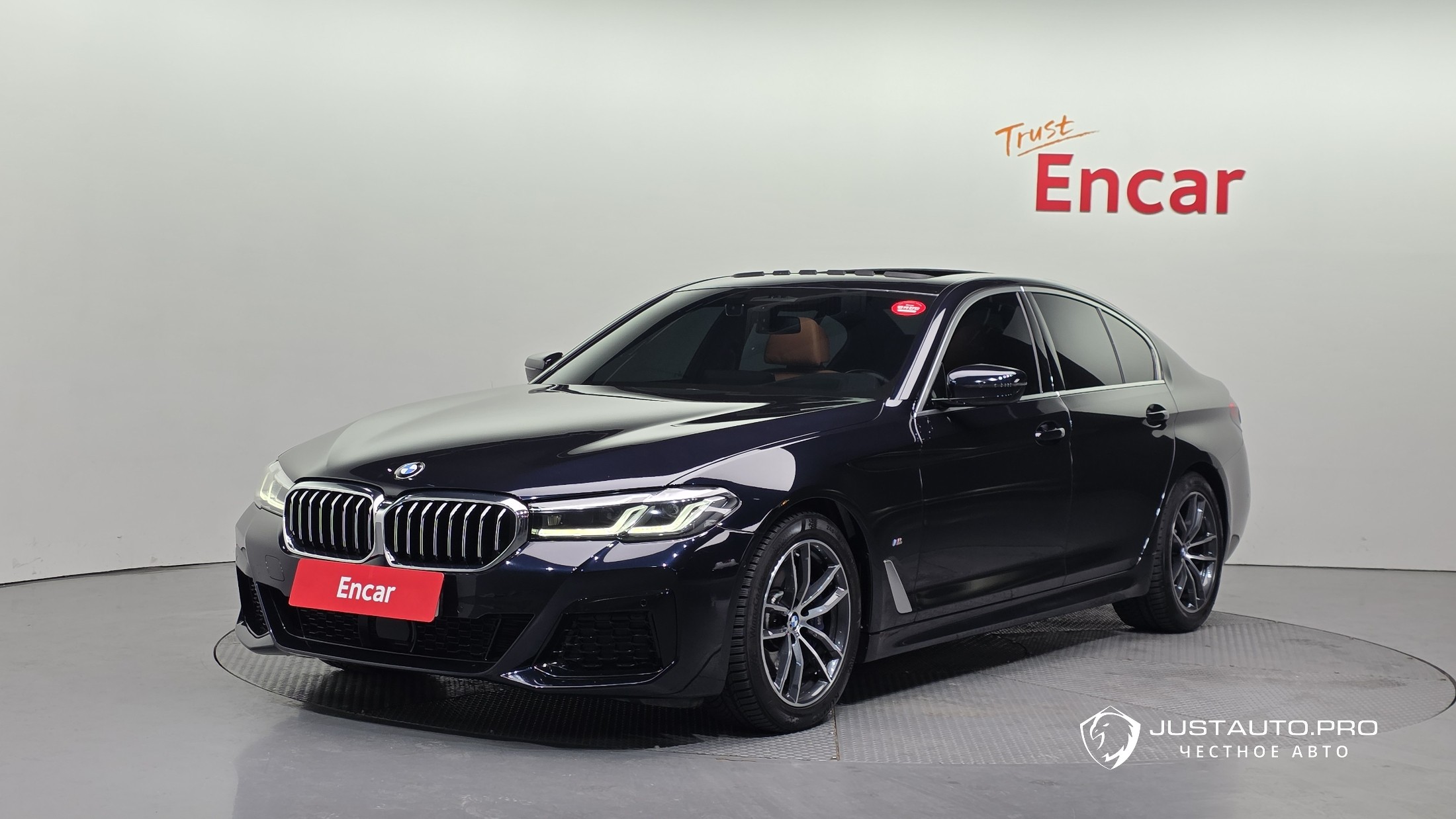 Автомобиль BMW 5-Series