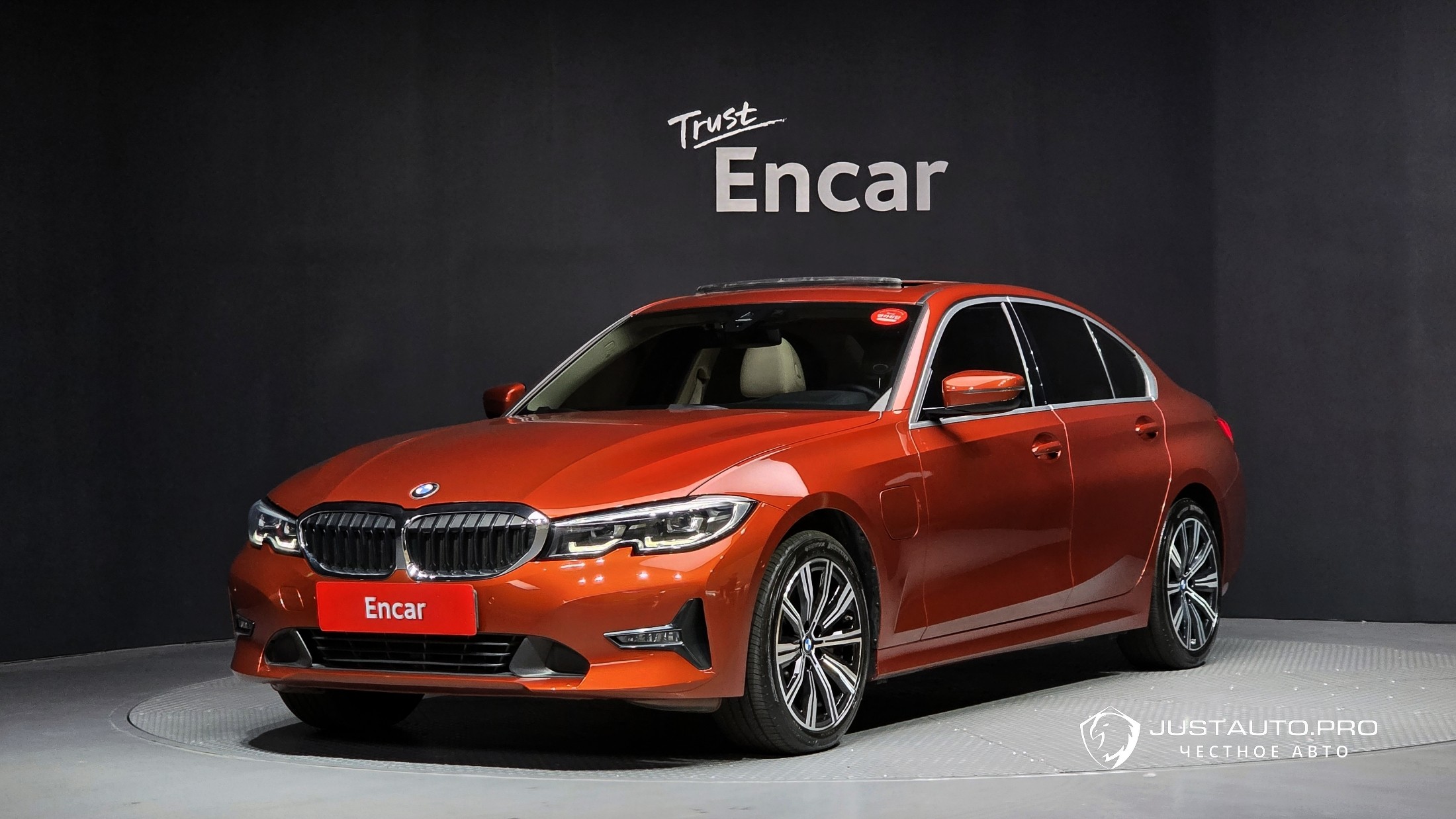 Автомобиль BMW 3-Series