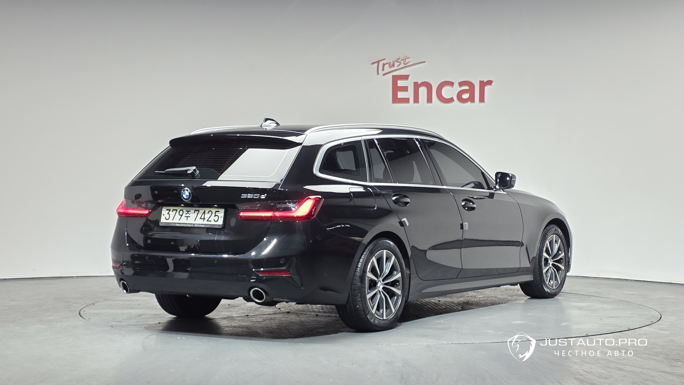 Автомобиль BMW 3-Series