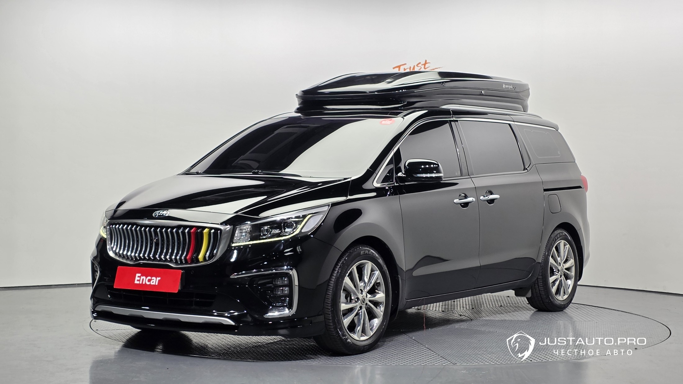 Автомобиль Kia Canival