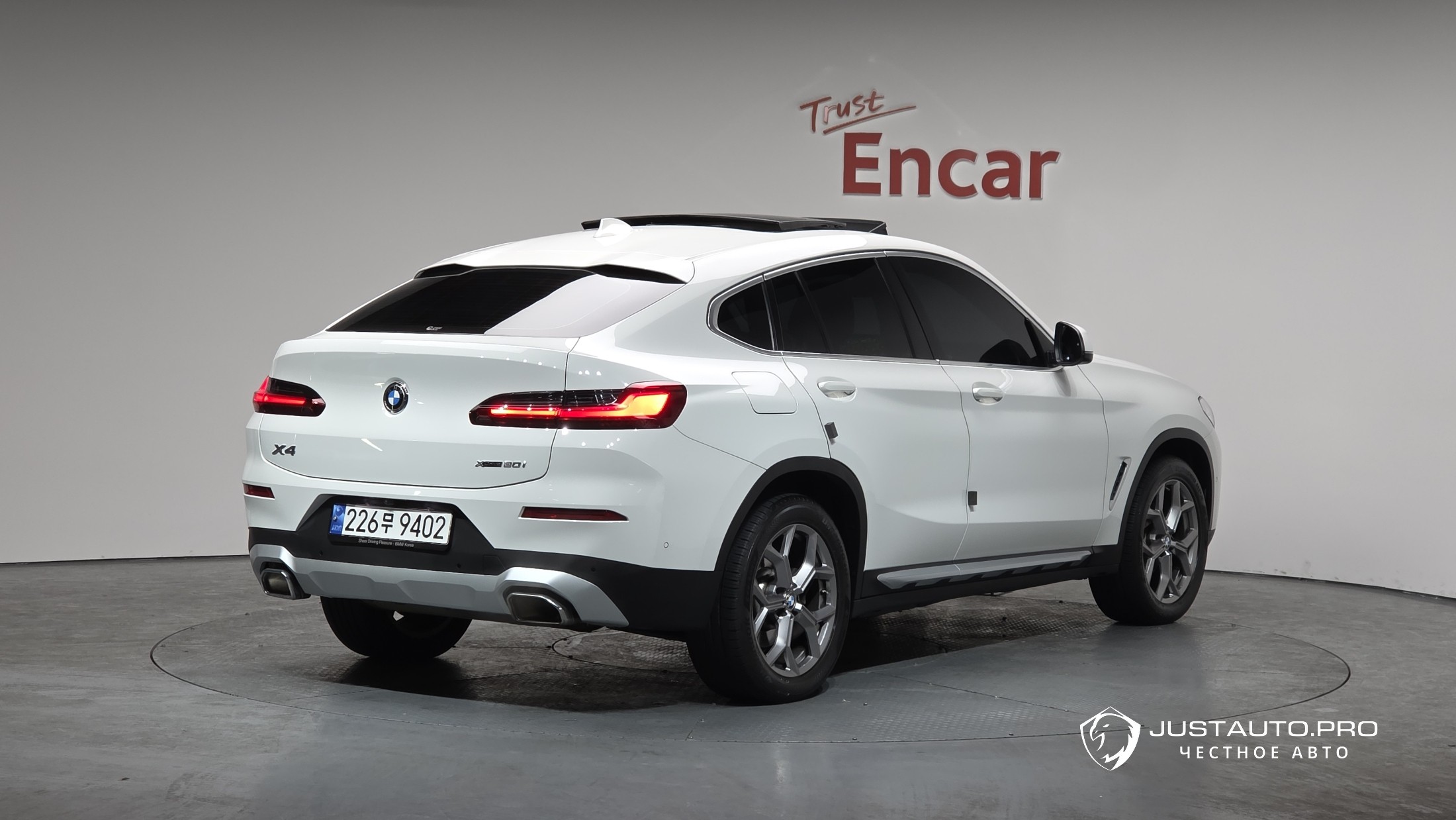 Автомобиль BMW X4