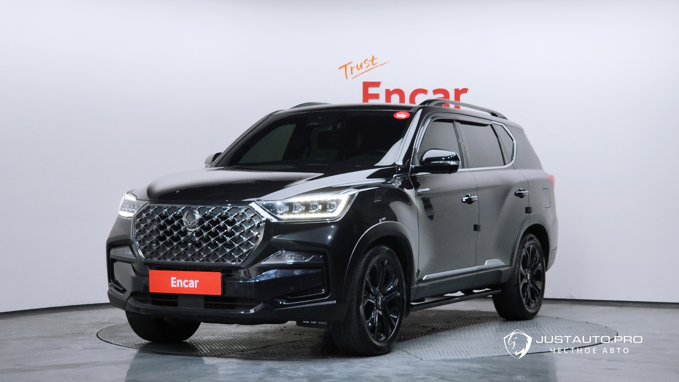 Автомобиль KG_Mobility_Ssangyong Rexton