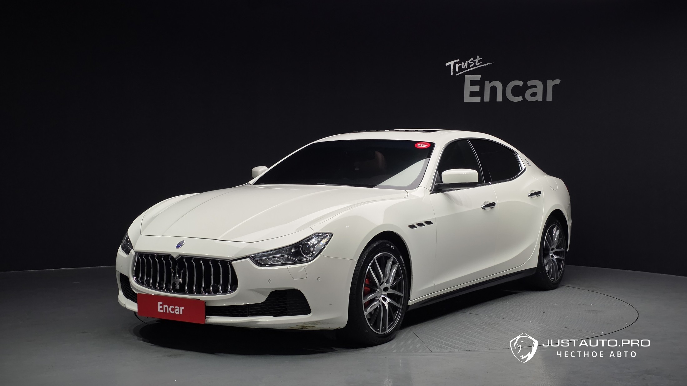 Автомобиль Maserati Ghibli