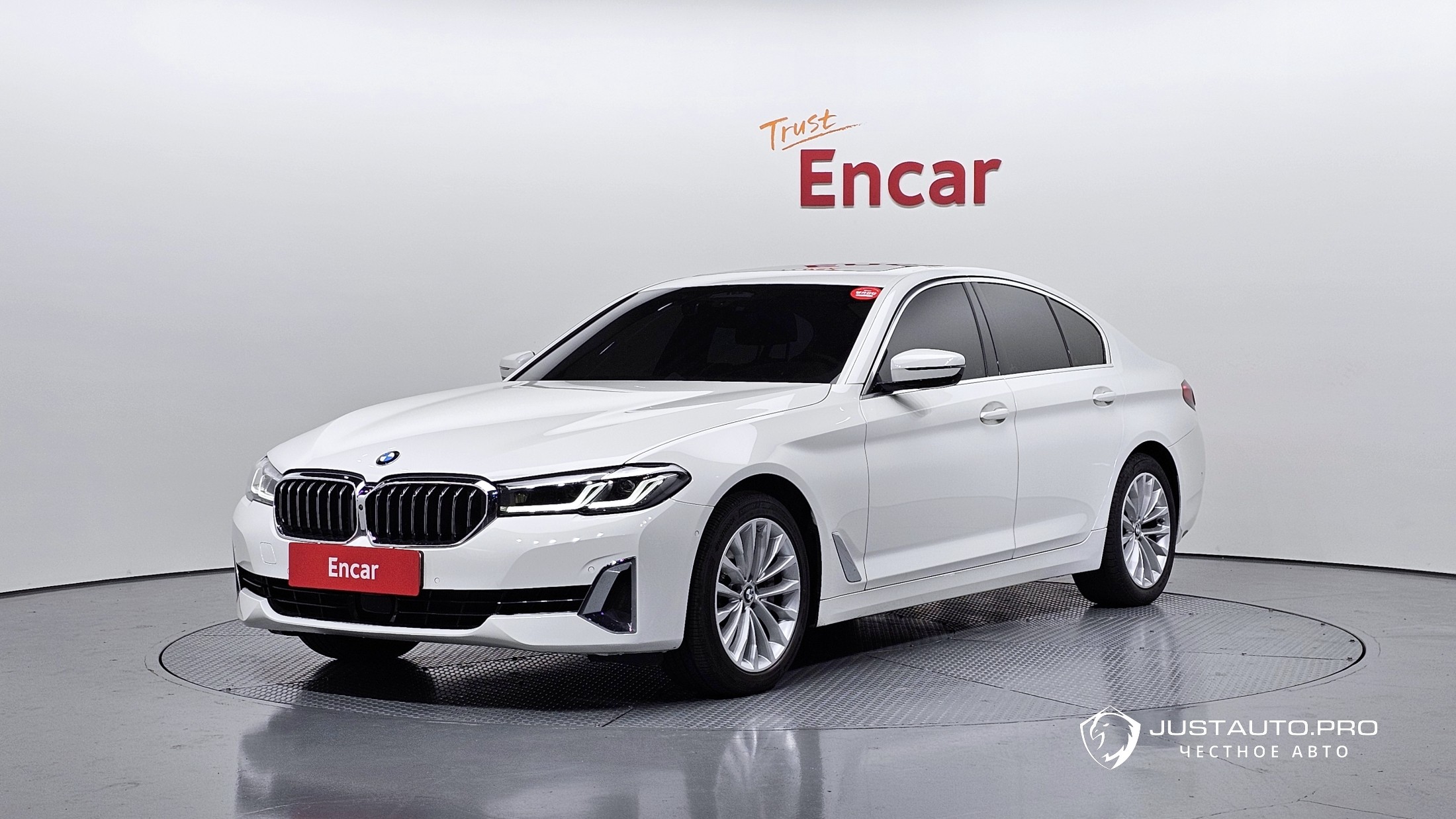 Автомобиль BMW 5-Series