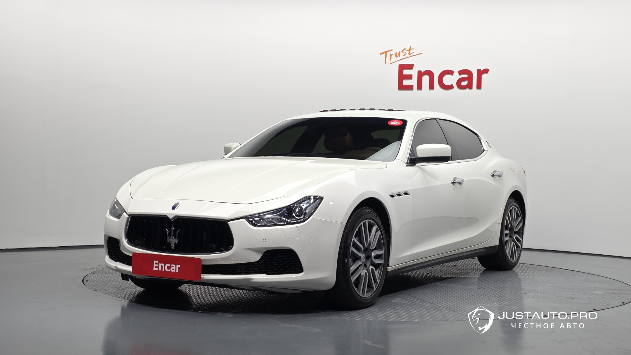 Автомобиль Maserati Ghibli