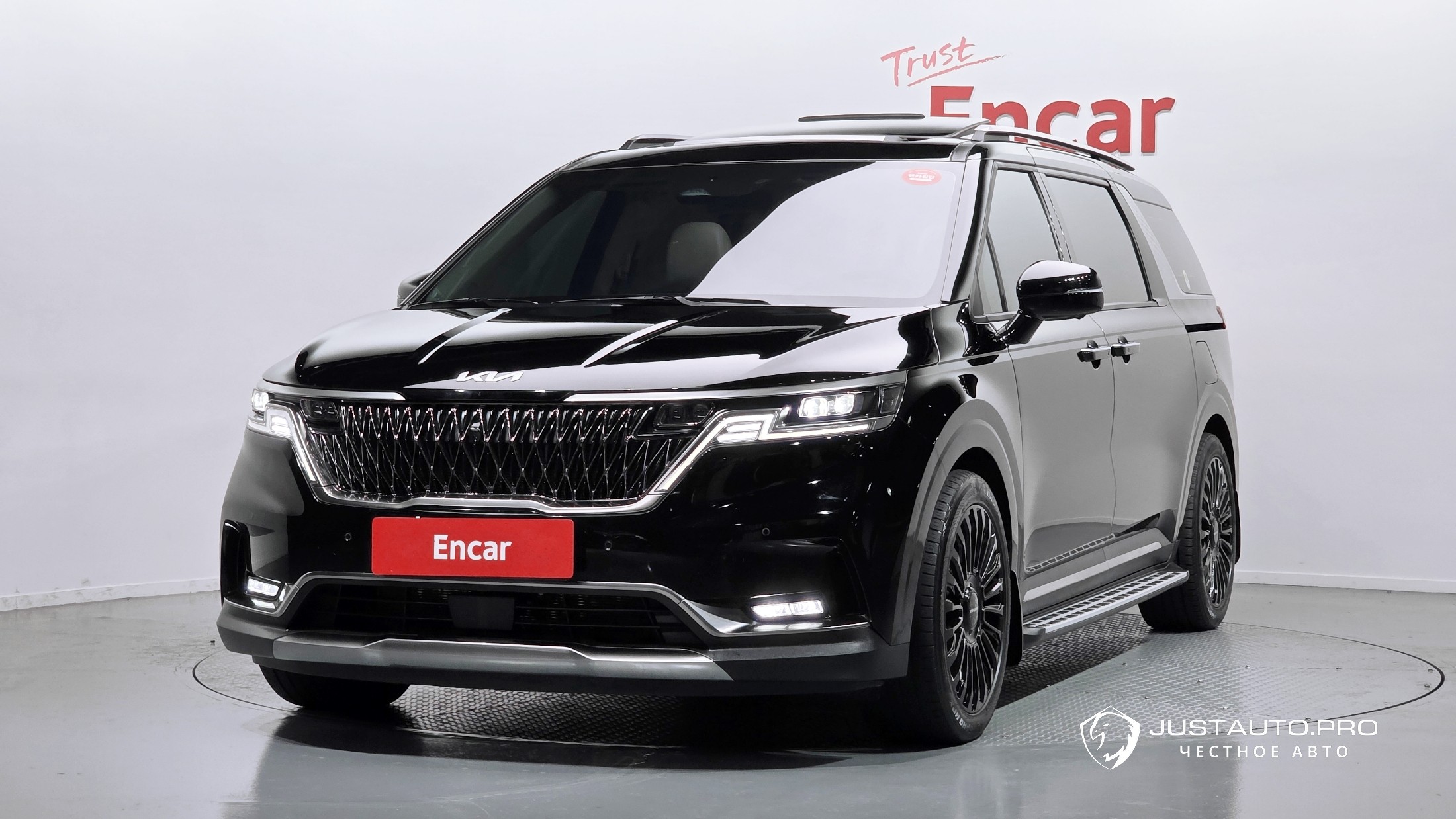 Автомобиль Kia Canival