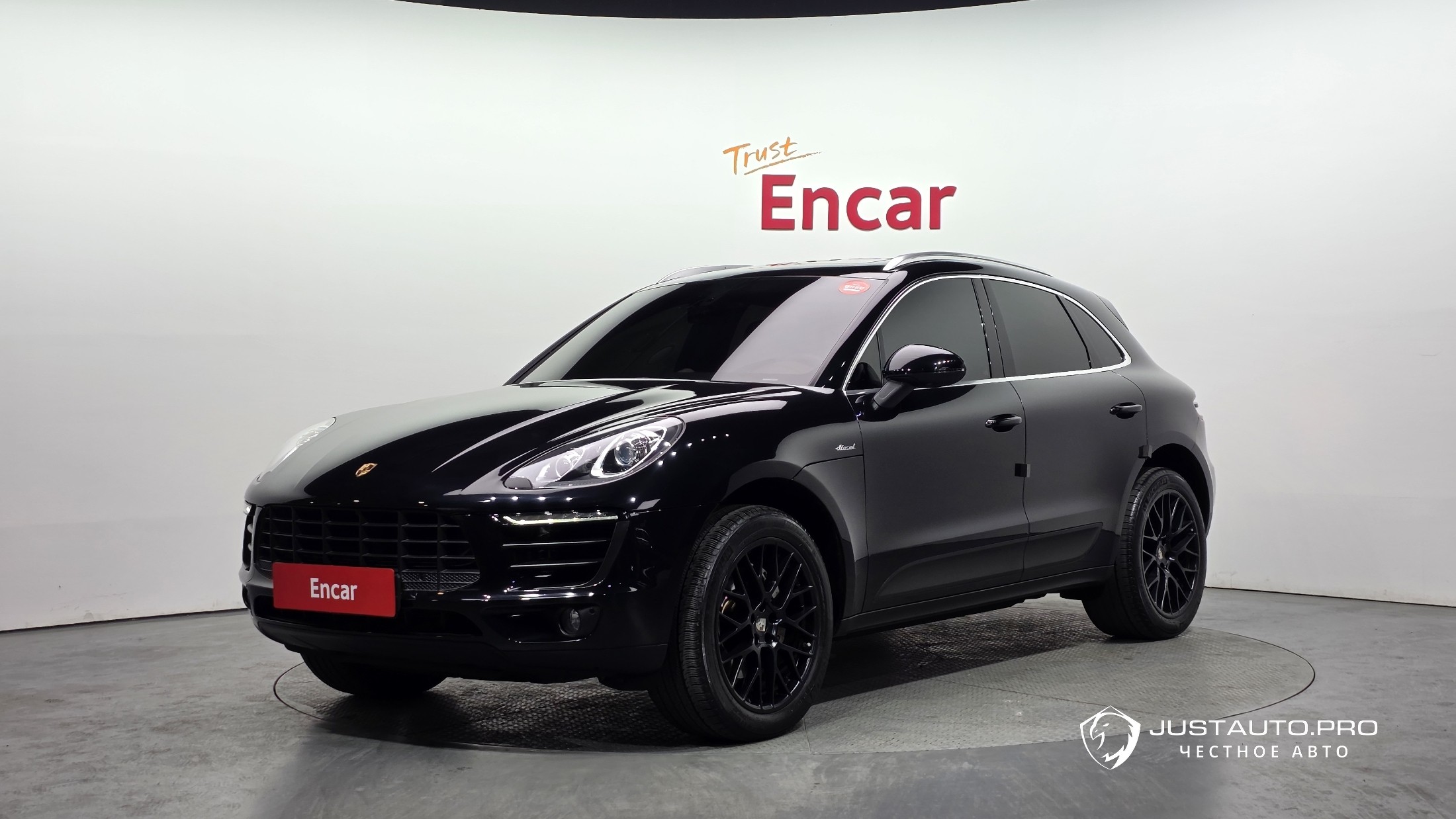 Автомобиль Porsche Macan