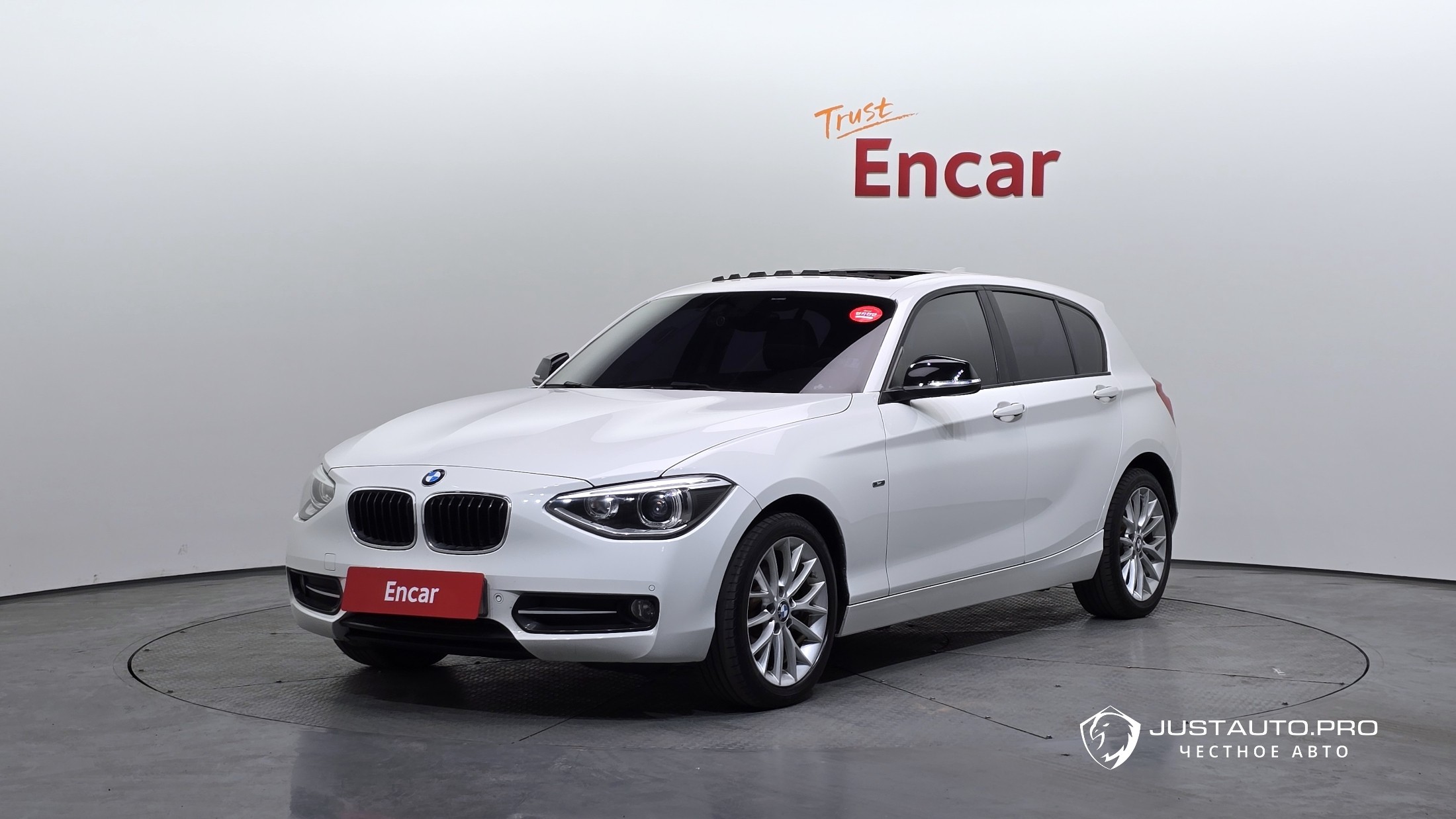 Автомобиль BMW 1-Series