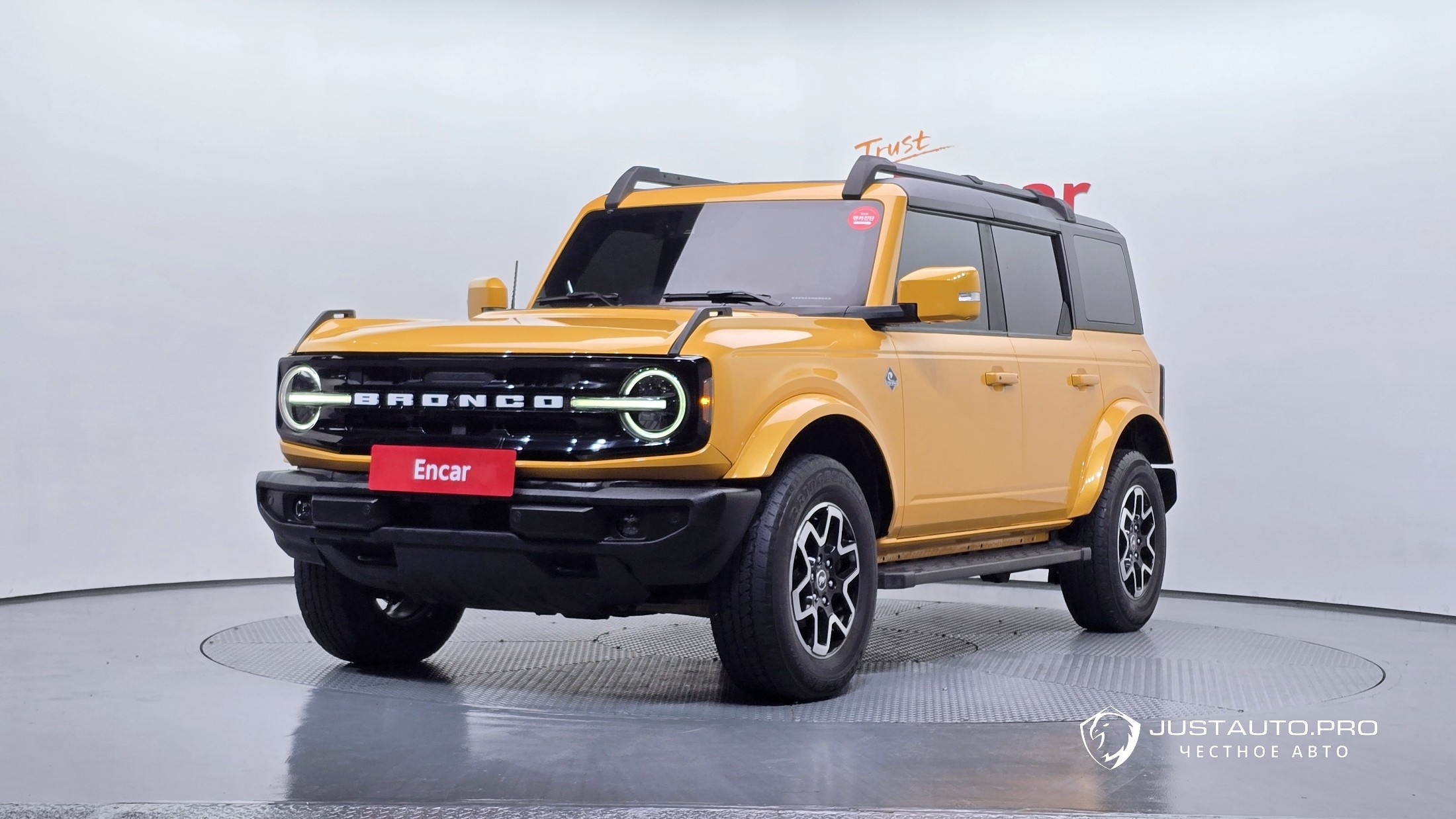 Автомобиль Ford Bronco