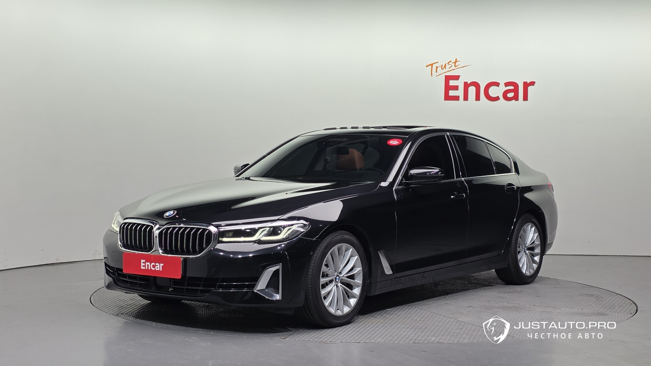 Автомобиль BMW 5-Series