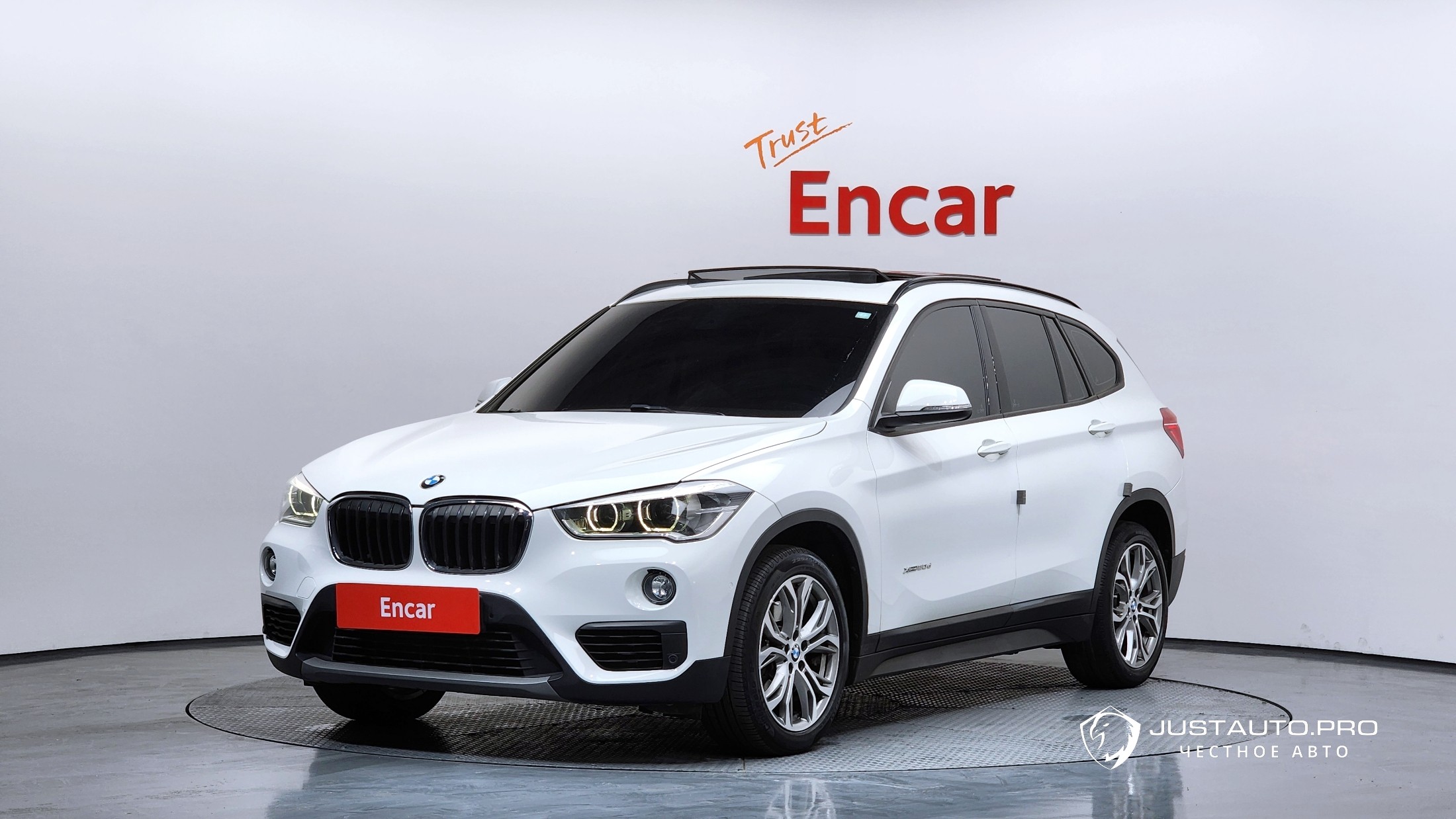 Автомобиль BMW X1