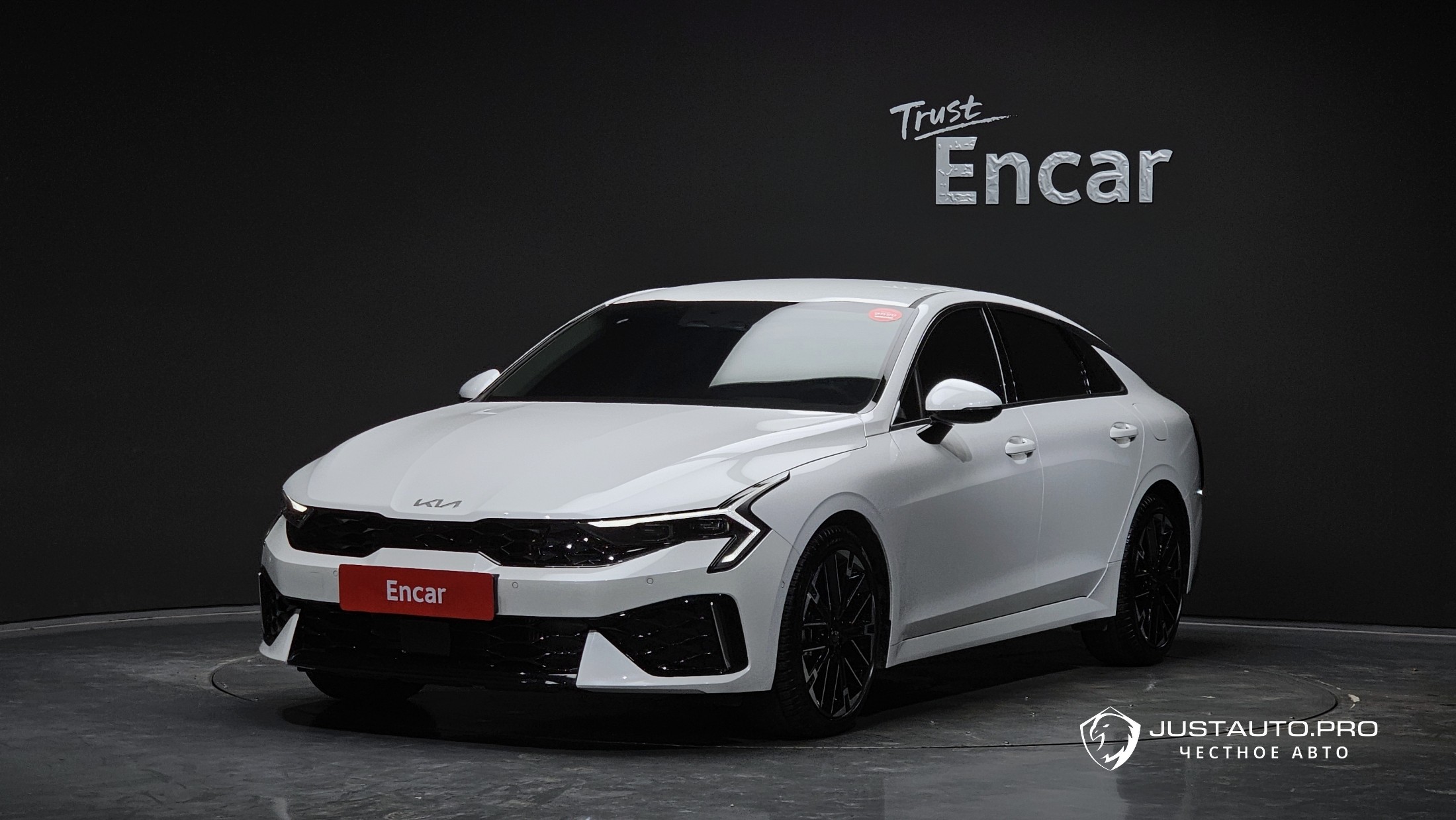 Автомобиль Kia K5