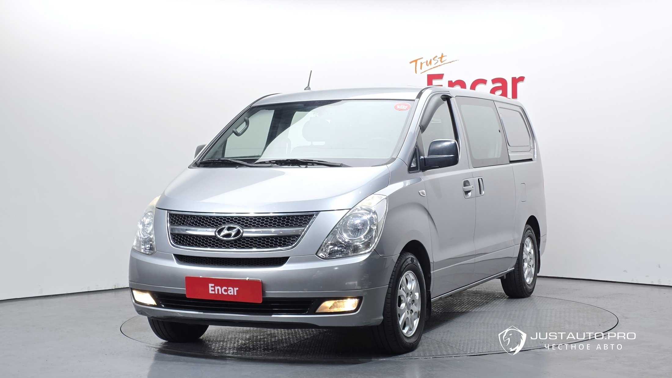 Автомобиль Hyundai Starex