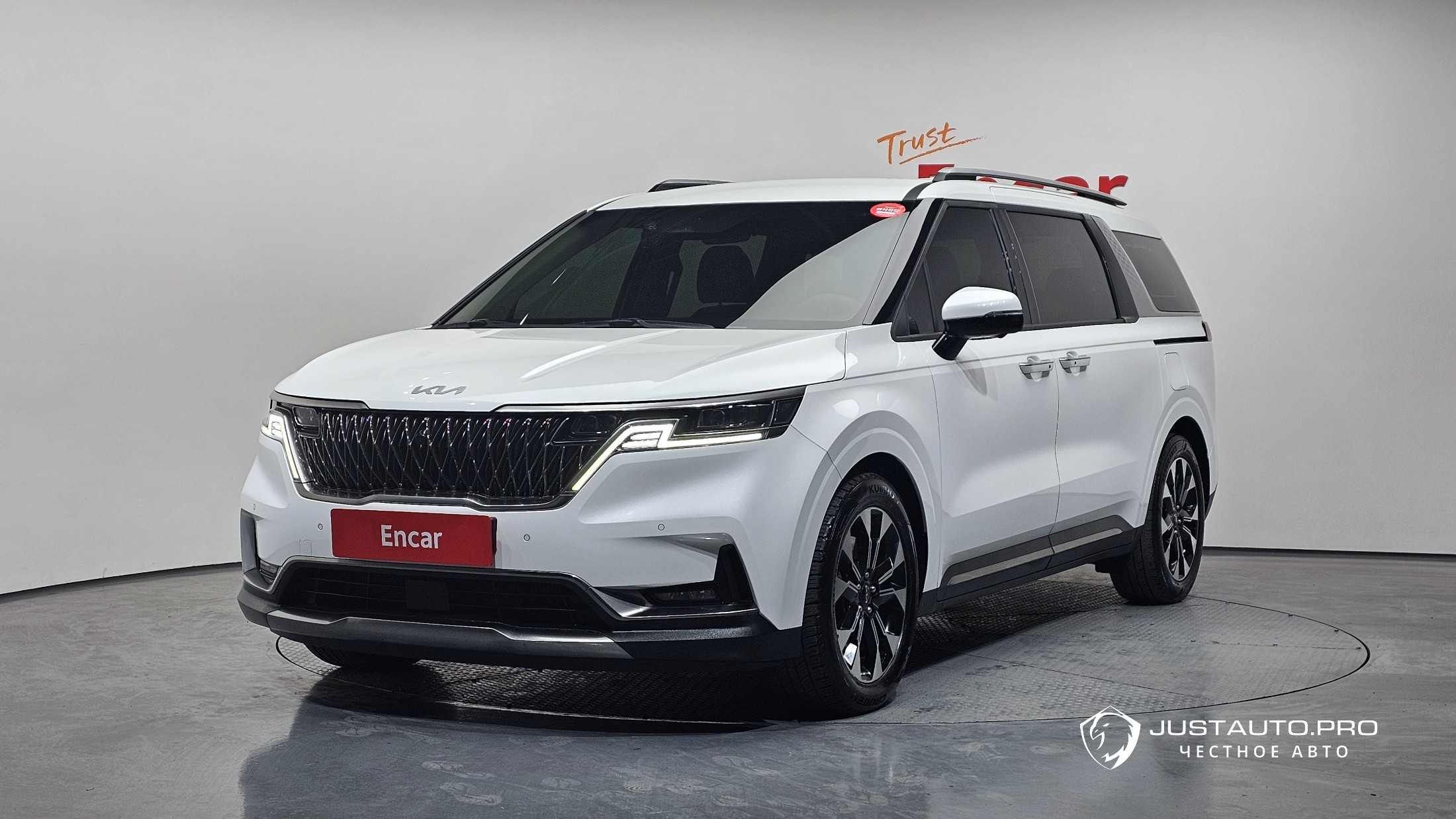 Автомобиль Kia Canival