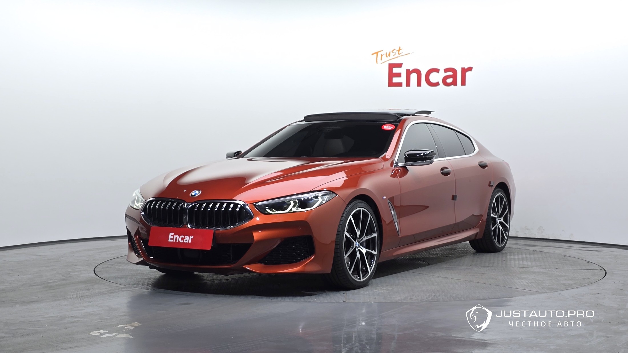 Автомобиль BMW 8-Series
