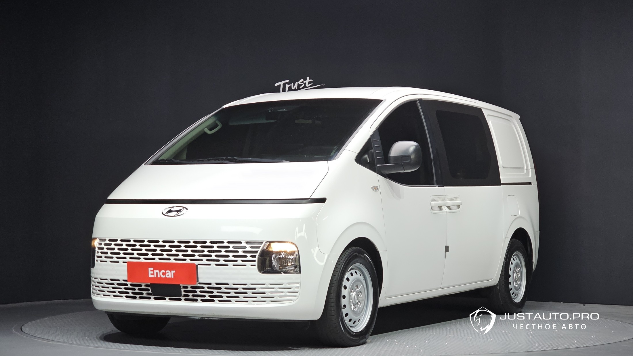 Автомобиль Hyundai Staria