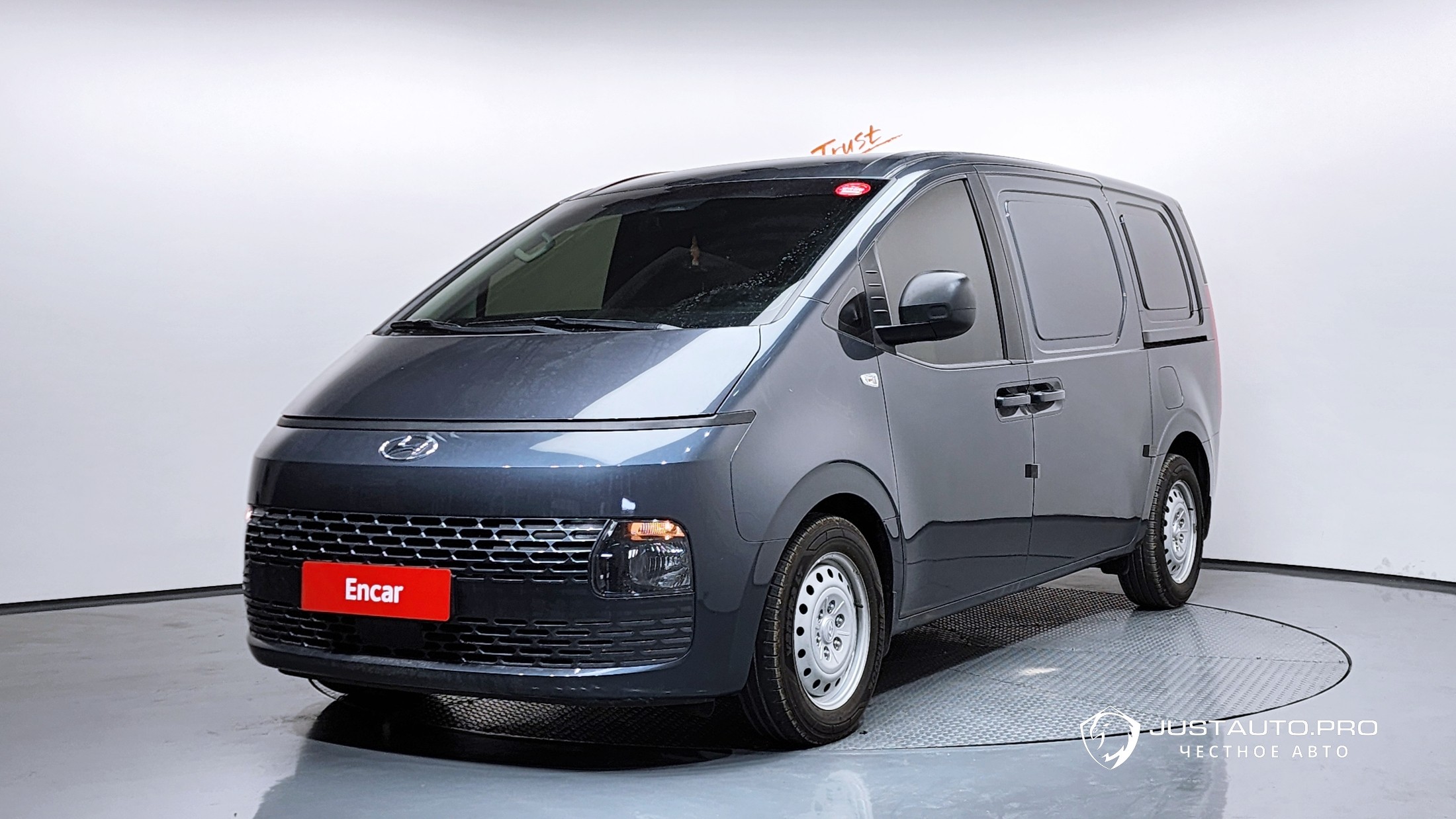 Автомобиль Hyundai Staria