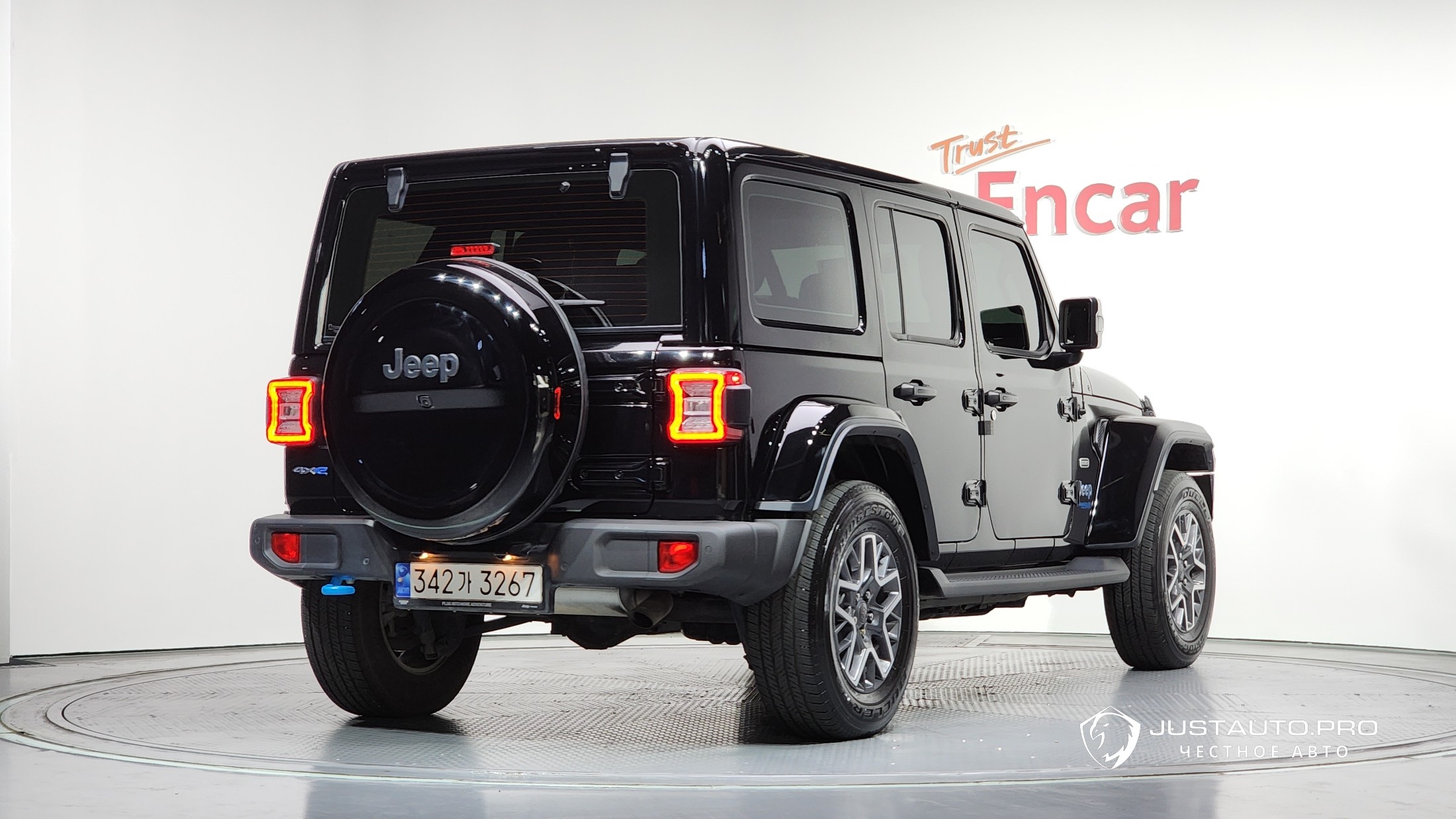 Автомобиль Jeep Wrangler