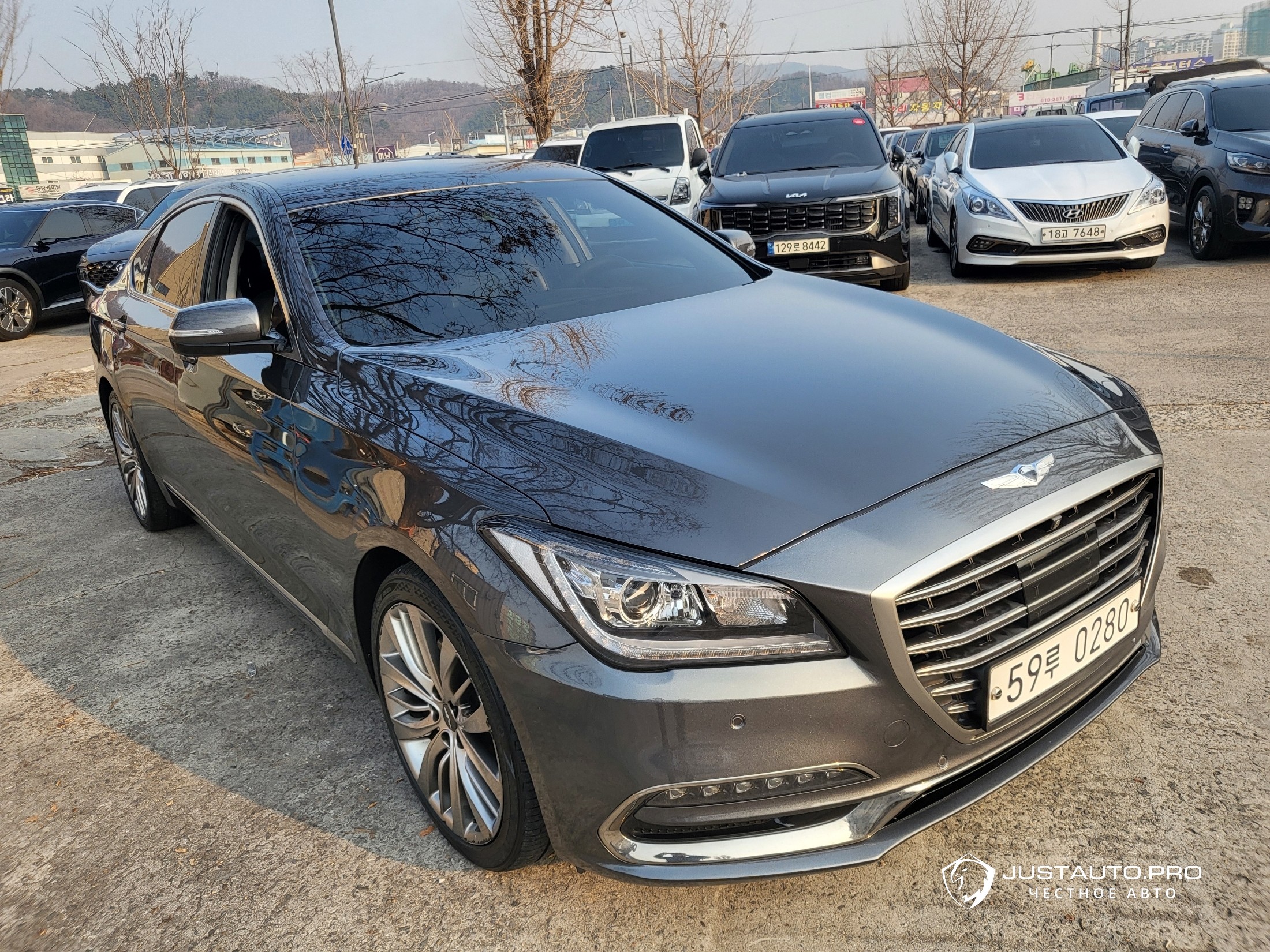 Автомобиль Genesis G80