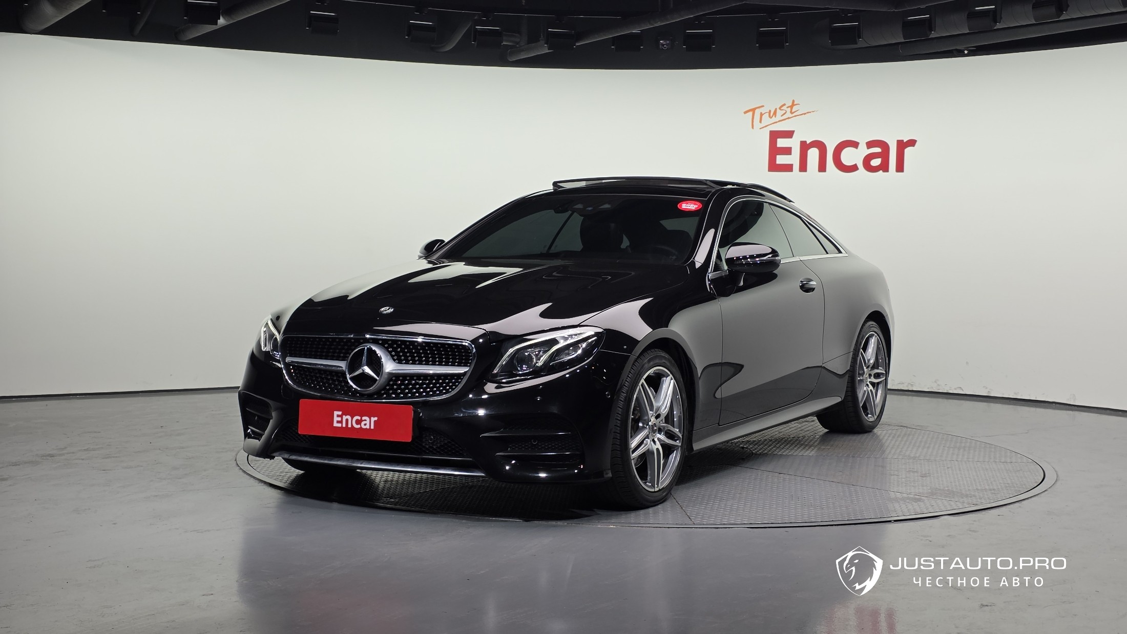 Автомобиль Mercedes-Benz E-Class