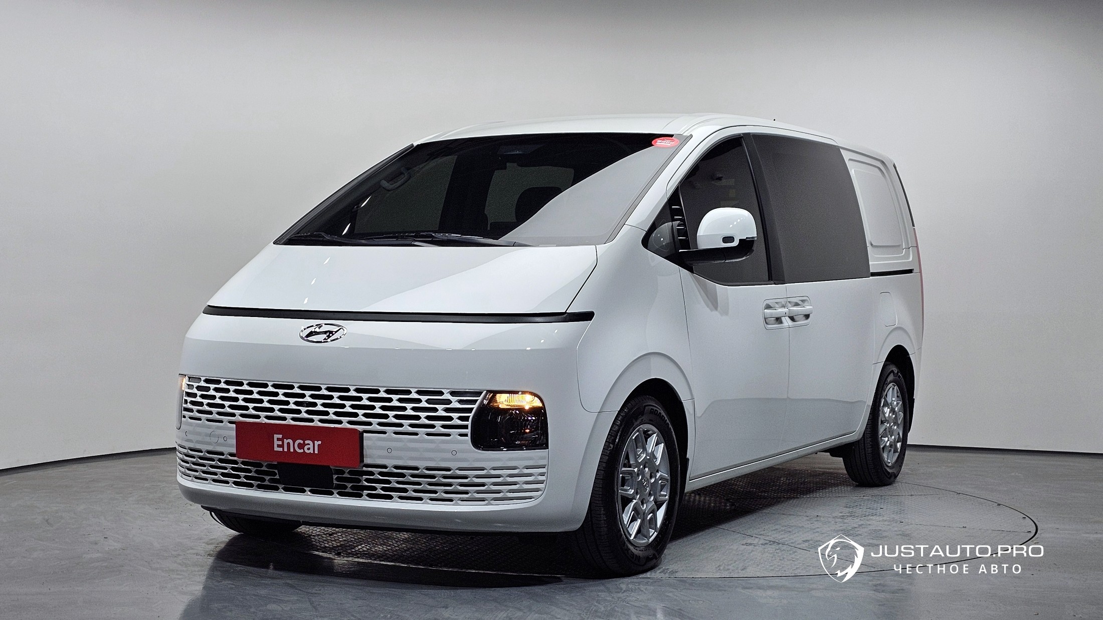 Автомобиль Hyundai Staria