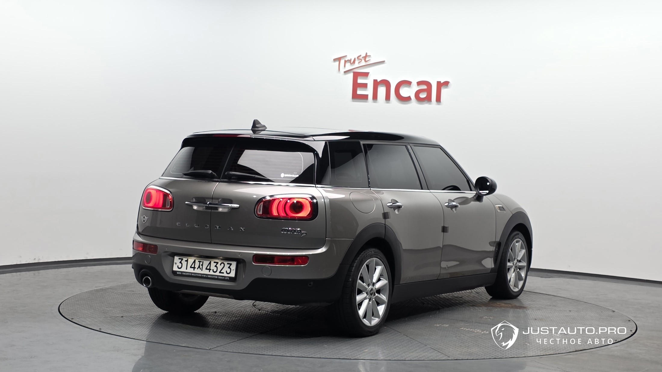 Автомобиль Mini Clubman