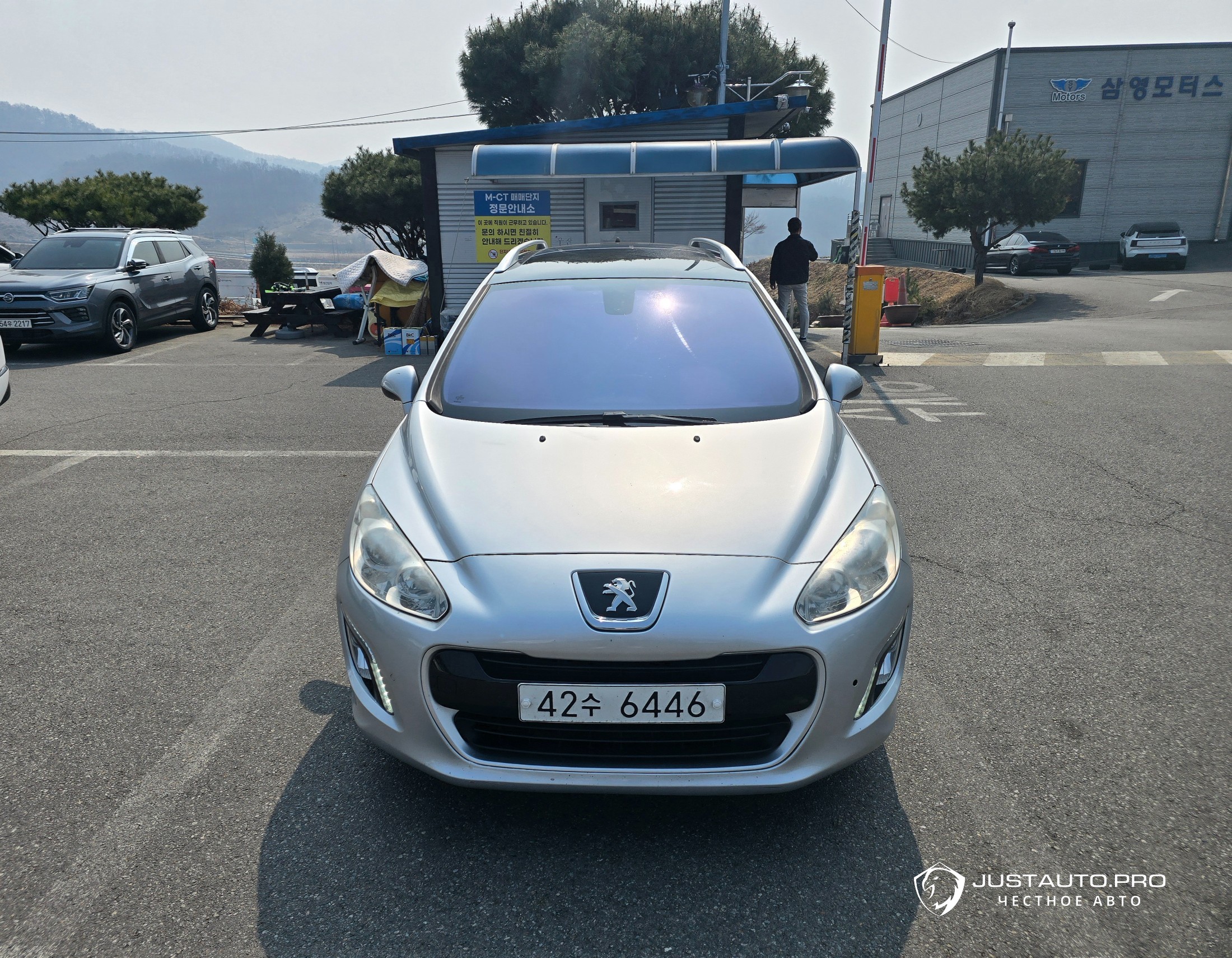 Автомобиль Peugeot 308