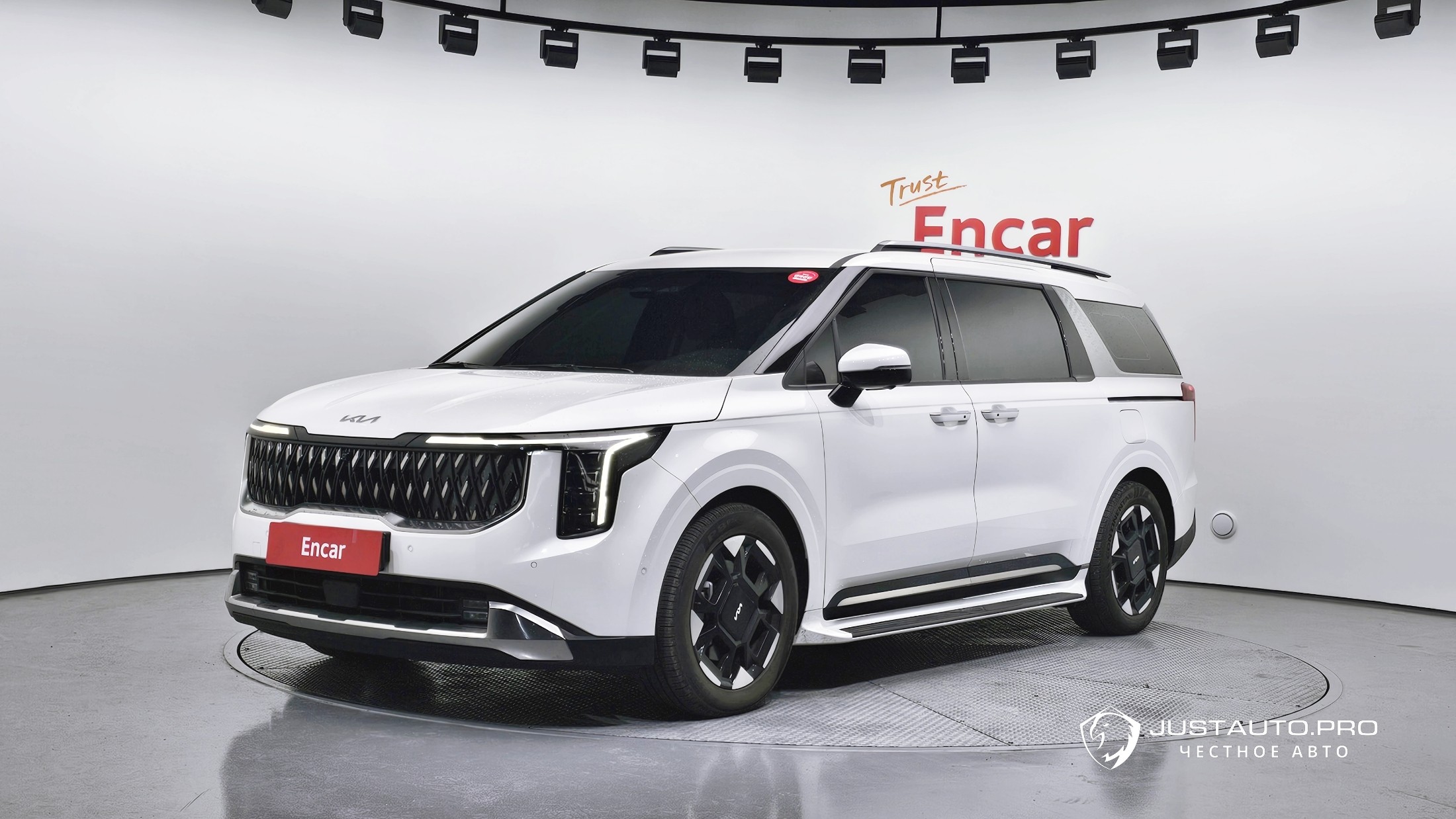 Автомобиль Kia Canival