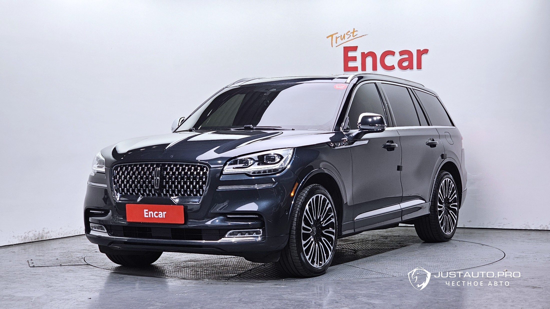 Автомобиль Lincoln Aviator