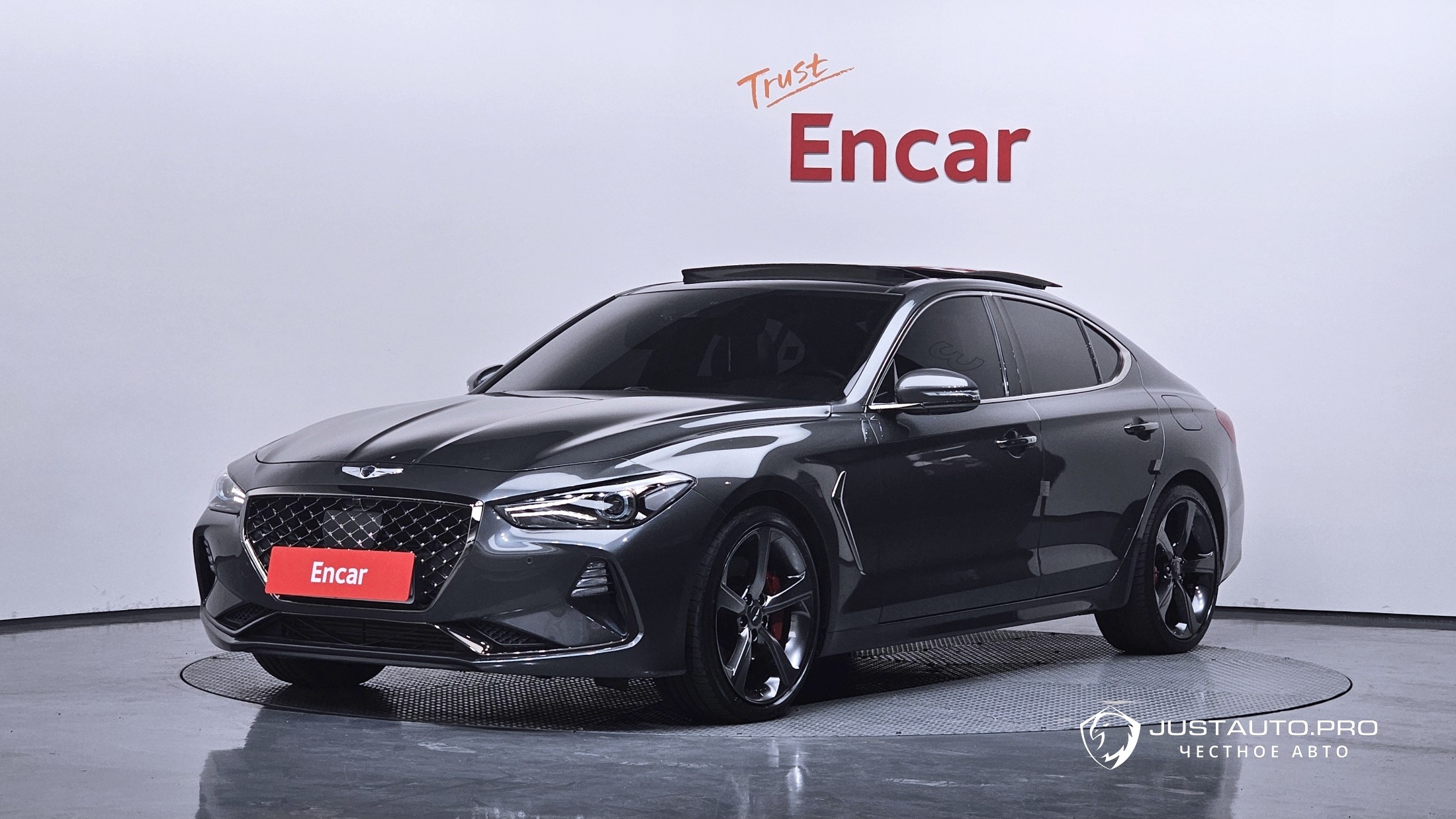 Автомобиль Genesis G70